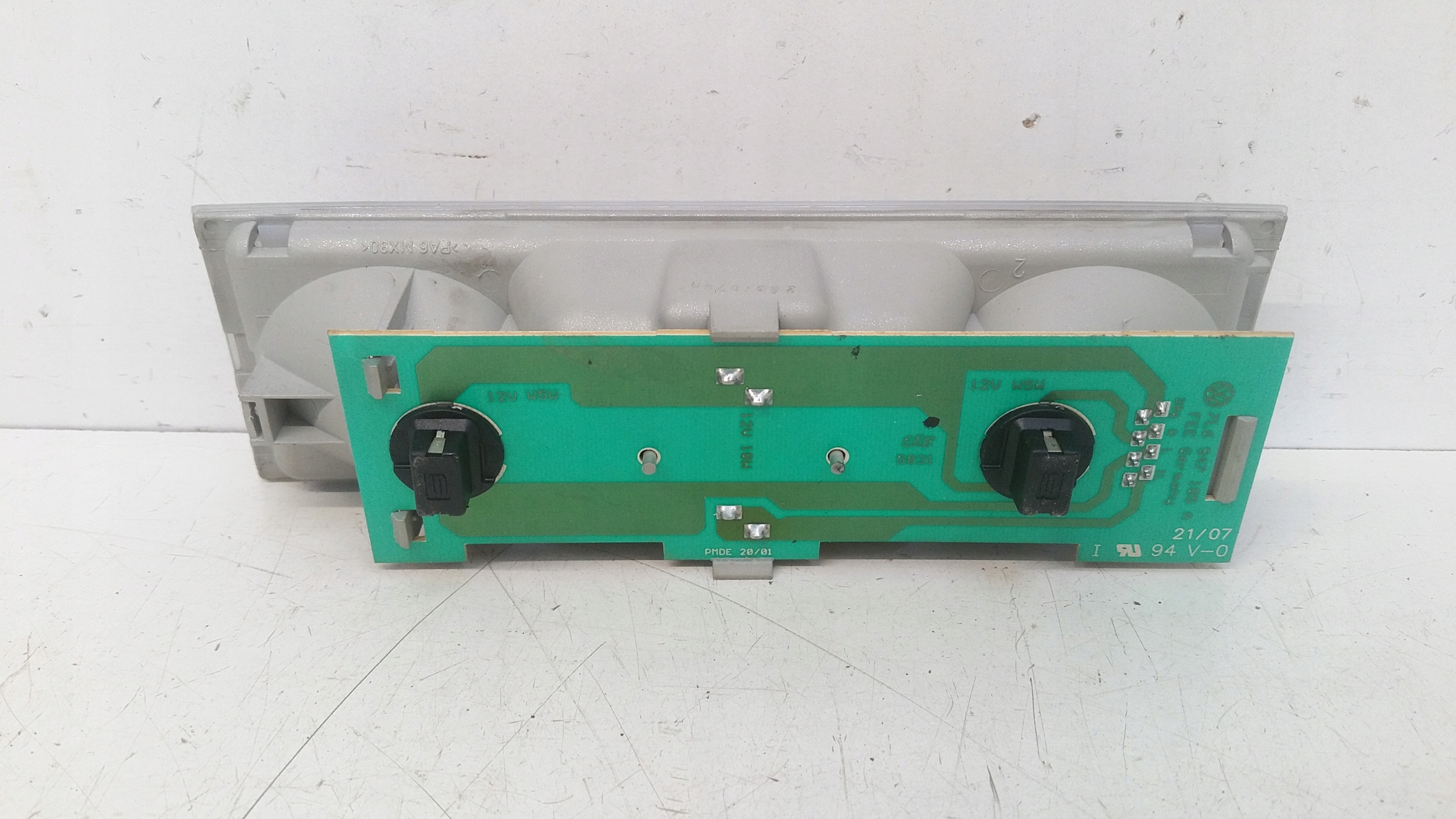 light 7L6947105A VW Touareg