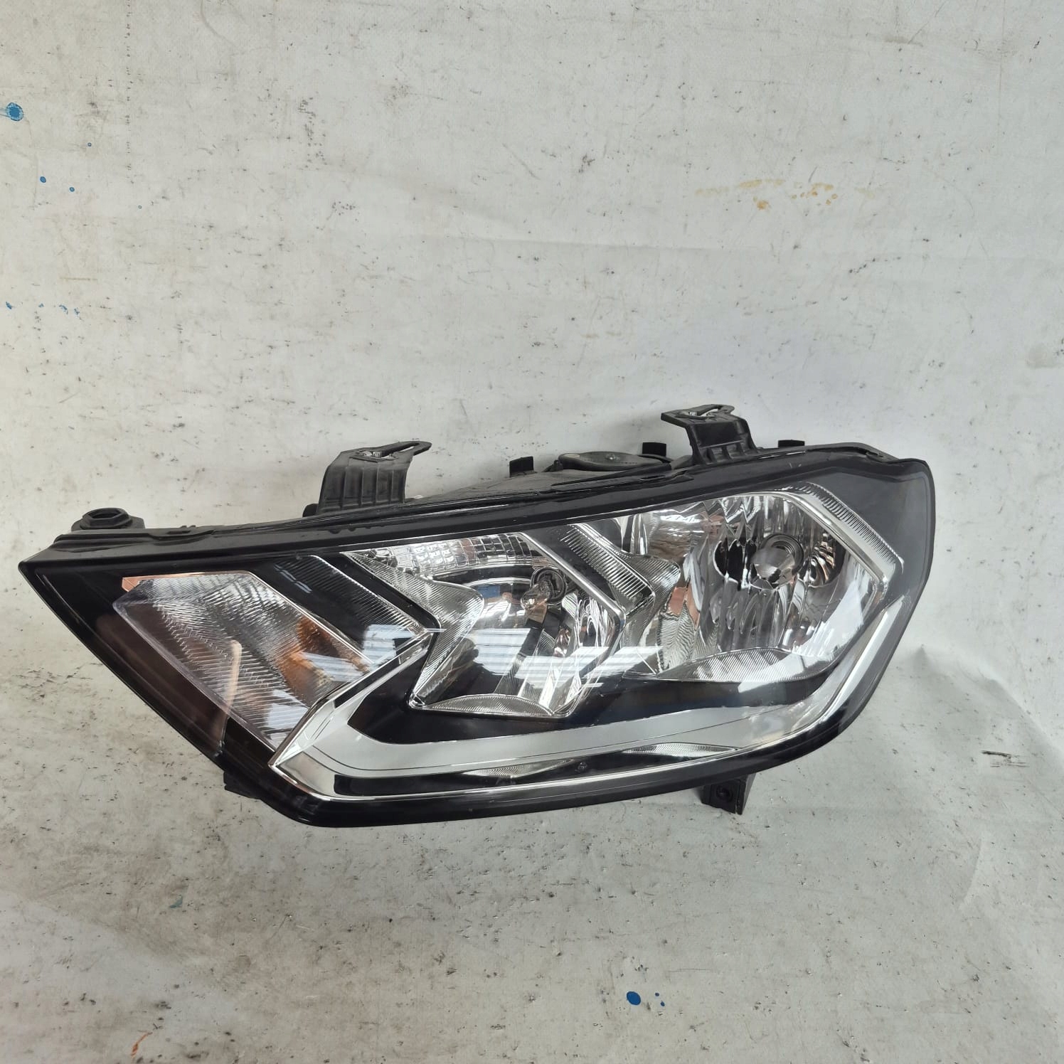 AUDI A1 II 82A light left front front ZWYKLA 82A941003
