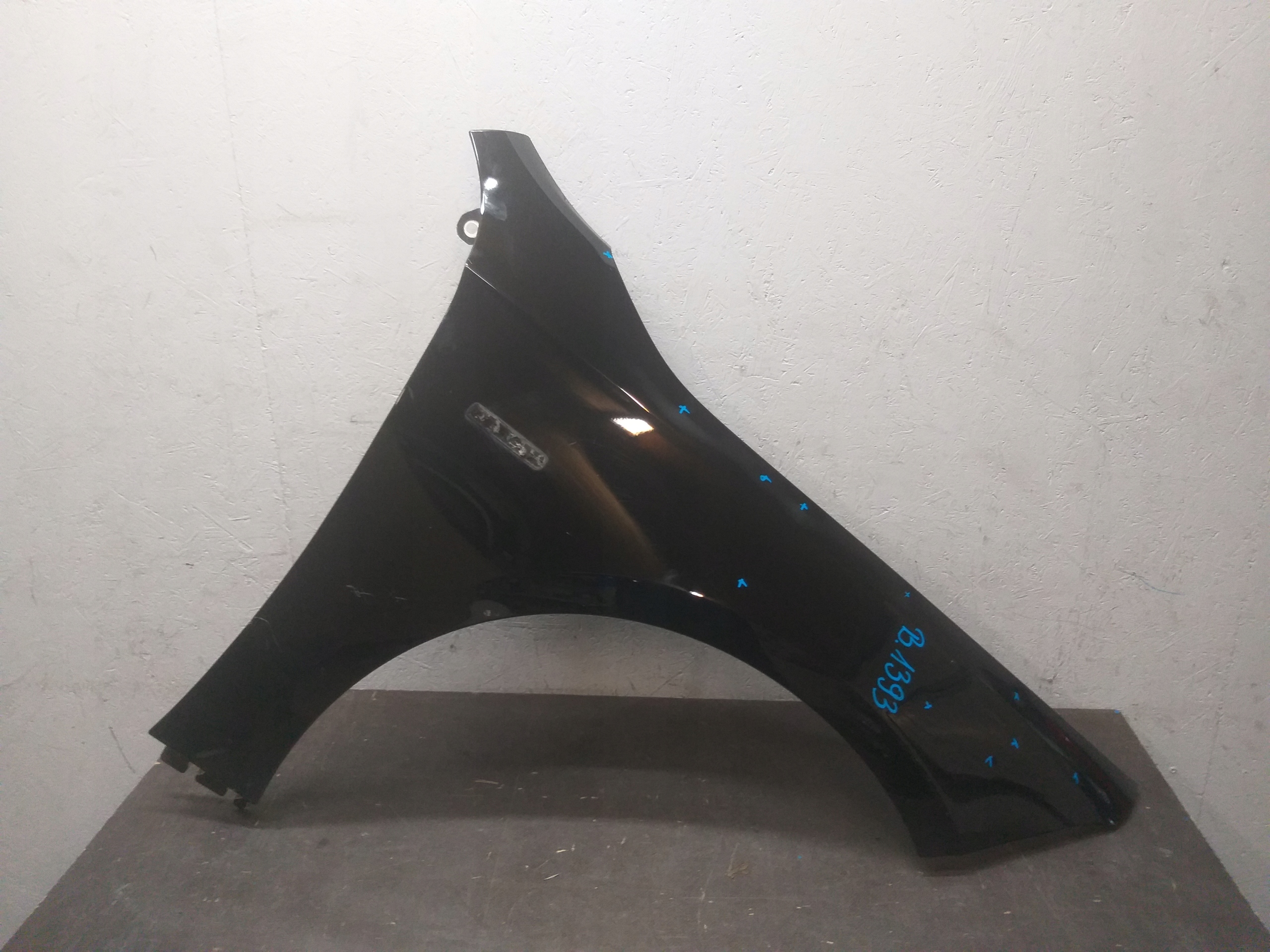 FENDER FRONT RIGHT MERCEDES A KLASA W177 HAIL