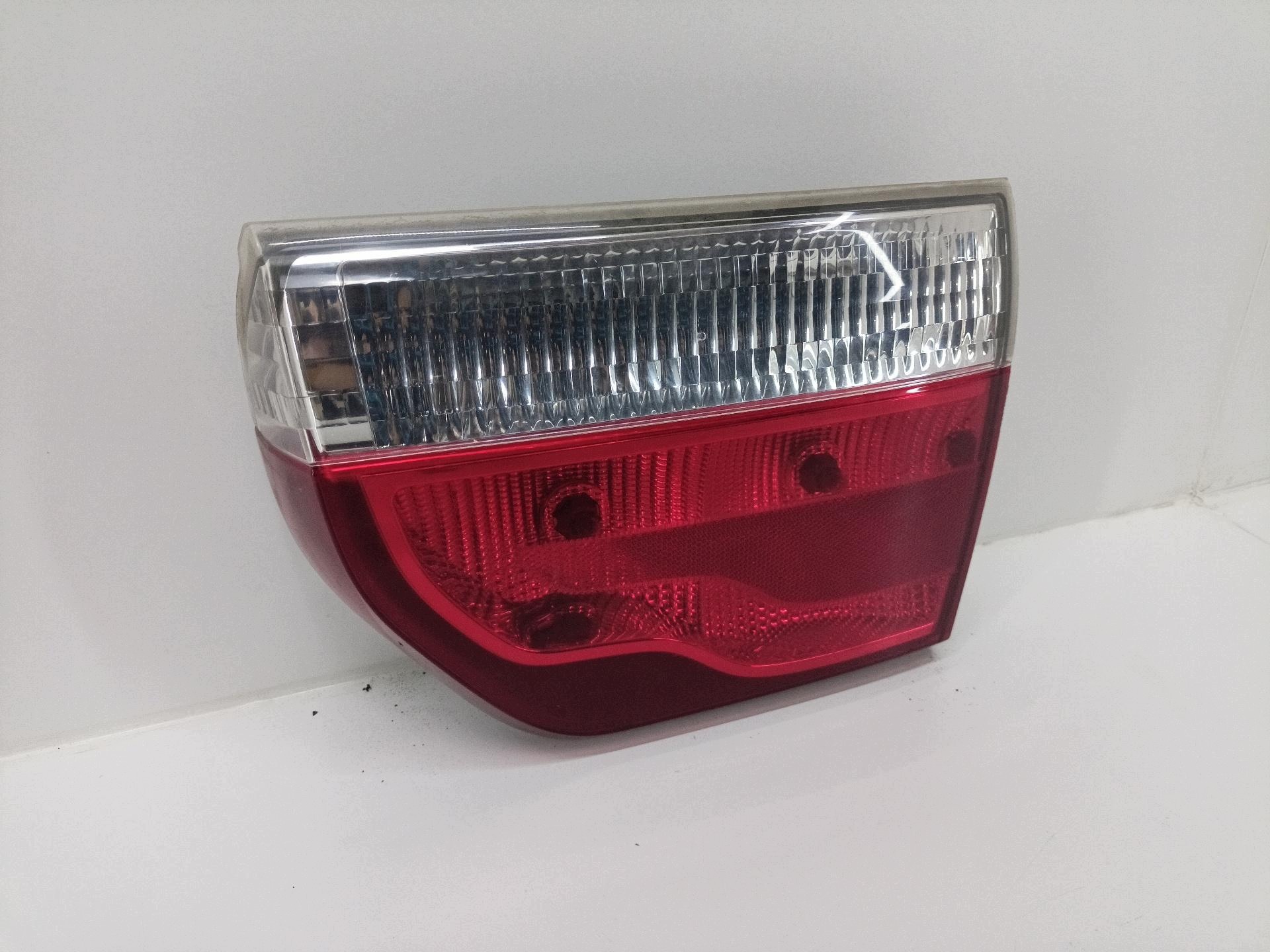 far stražnja u prtljažniku desna strana Dodge Durango 3 2012 57010272AG