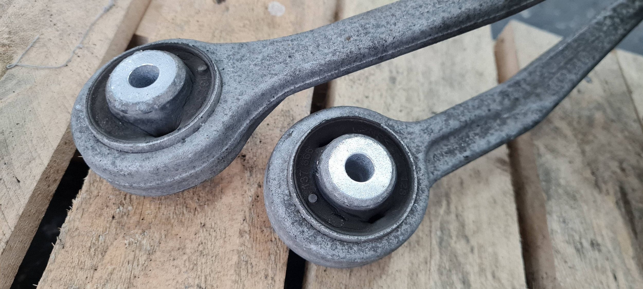A5 8T LIFT swing left left front front 4G0407253B A4 B8 Q5 8R A6 C7