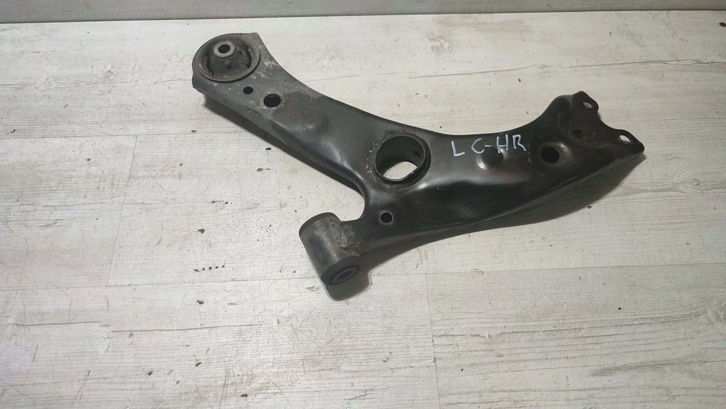 Toyota C-HR and 2019 left side arm front