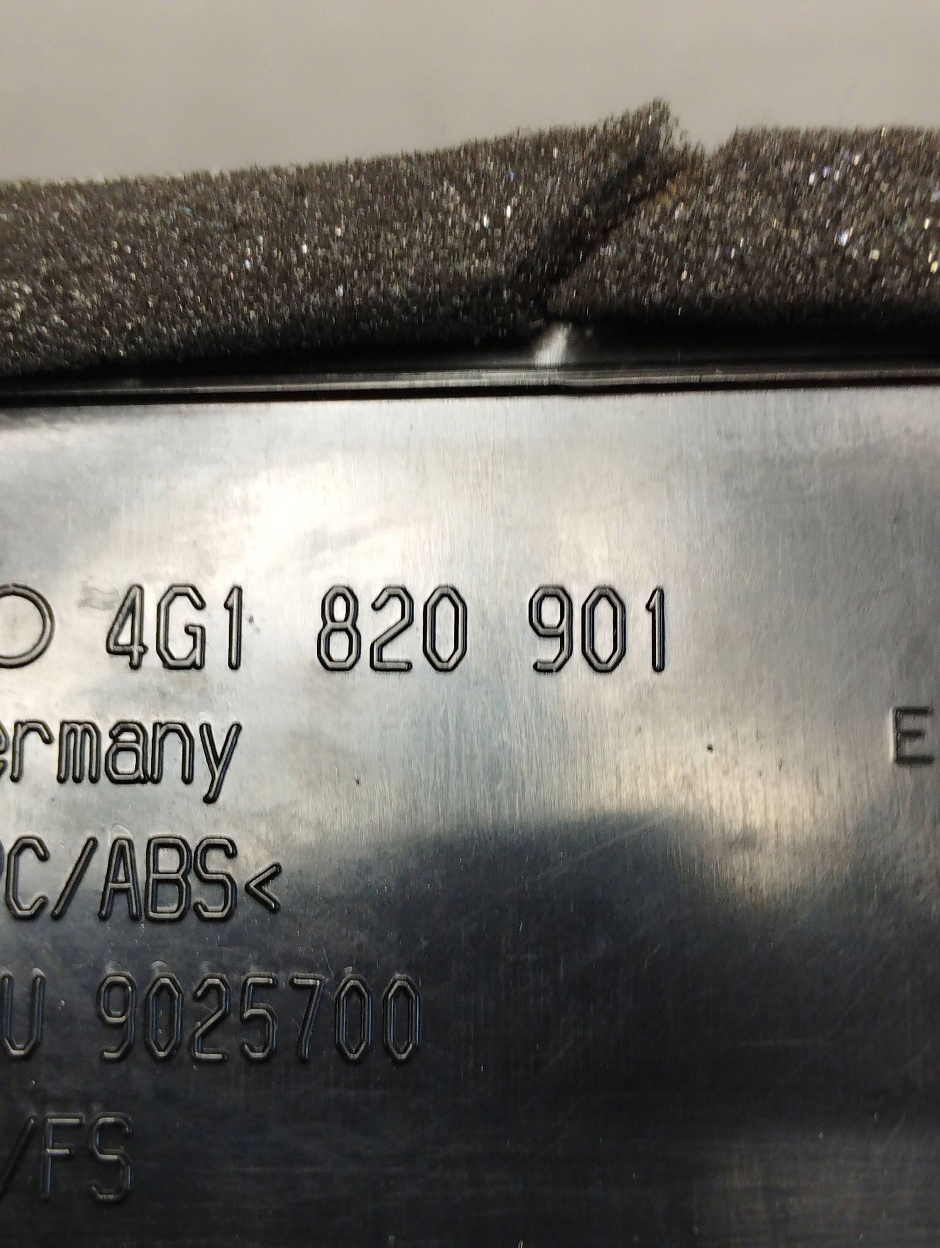 Audi A7 4G 2016 grid MAWIEWU left 4G1820901