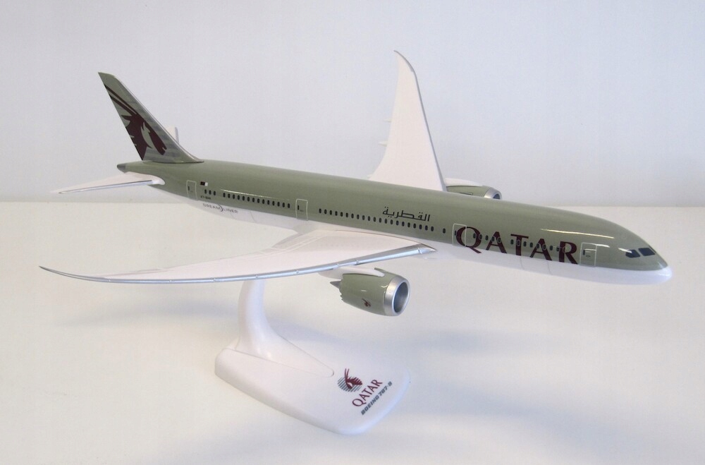 Model letadla Boeing 787-9 Qatar 1:200