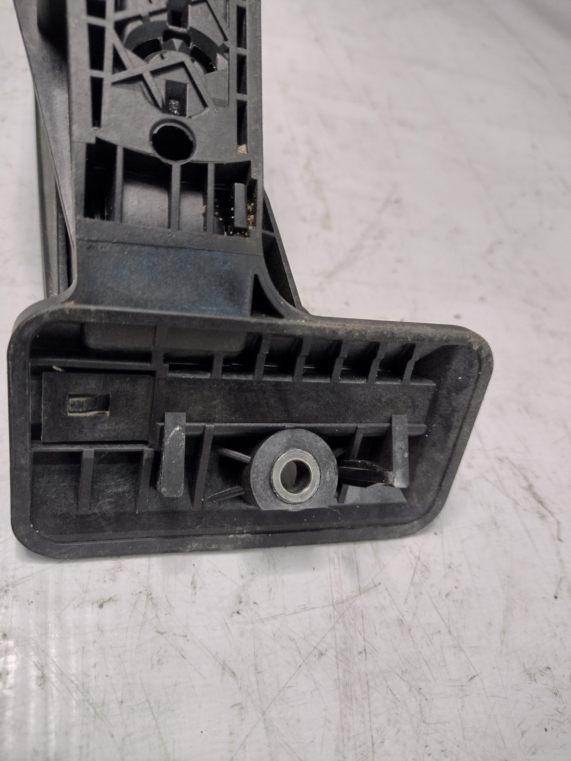 potentiometer accelerator pedal BMW F11 6852643