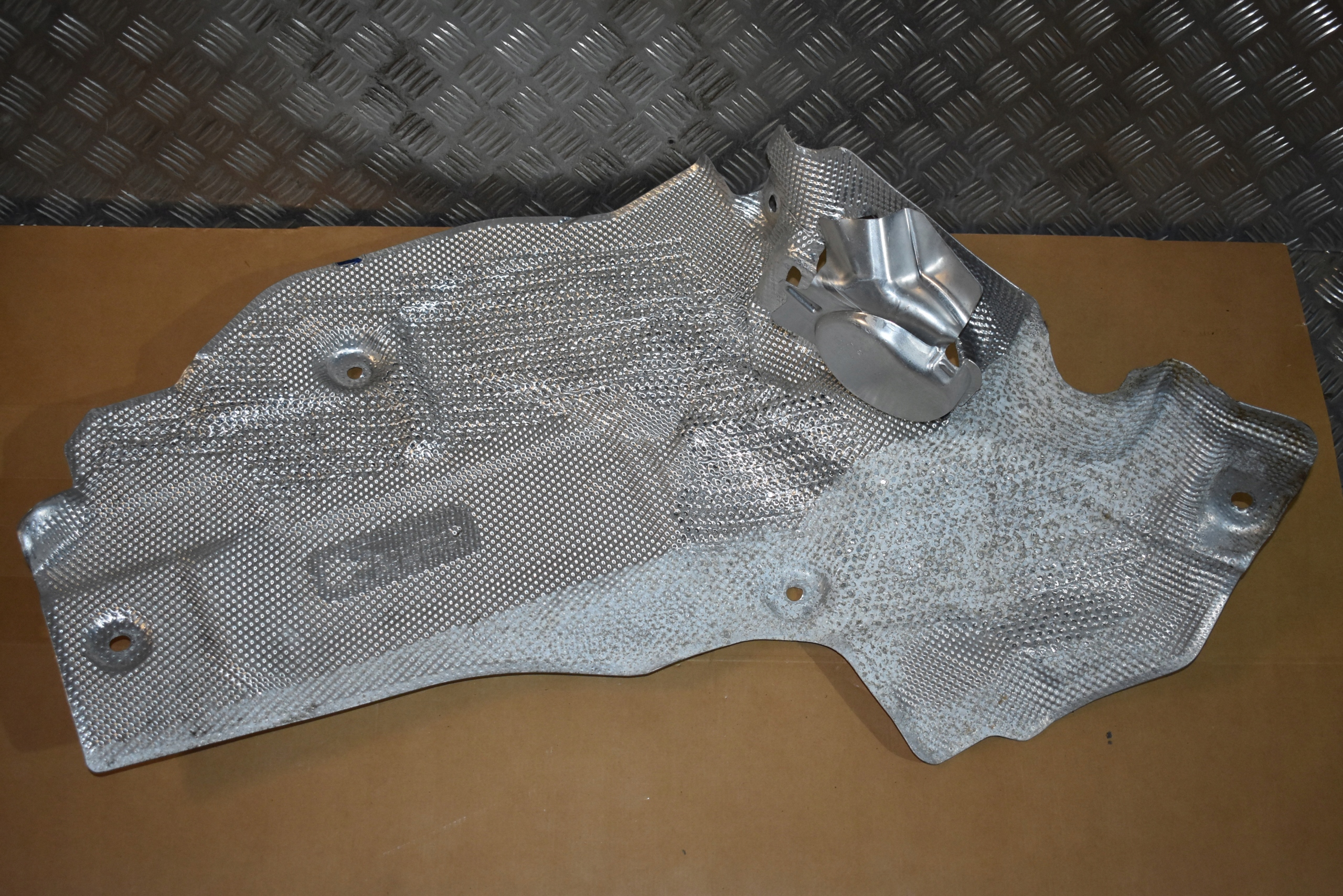 IDEALNA Blende Abdeckung TERMICZNA MERCEDES SL R231 1