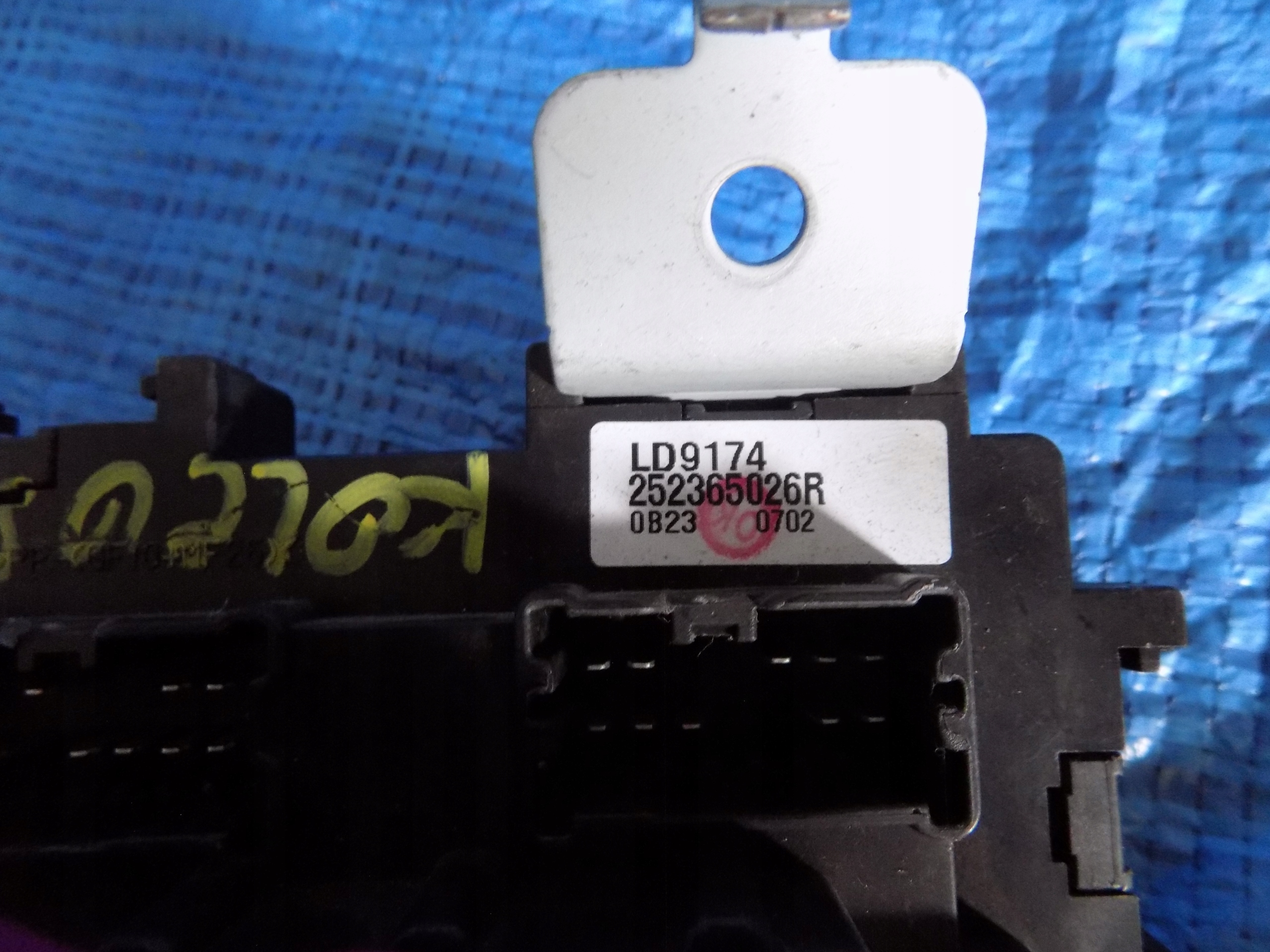 Module fusibles RENAULT KOLEOS 252365026R