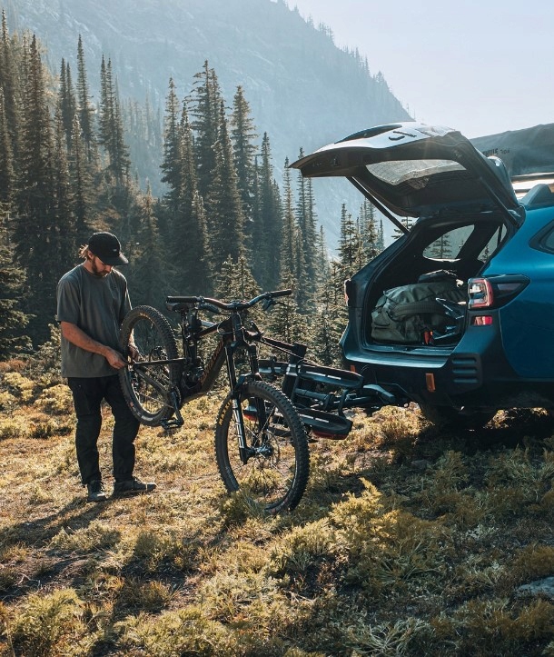 Bagażnik rowerowy na hak na 2 rowery Thule Epos 2 978100 czarny składany Kolor czarny