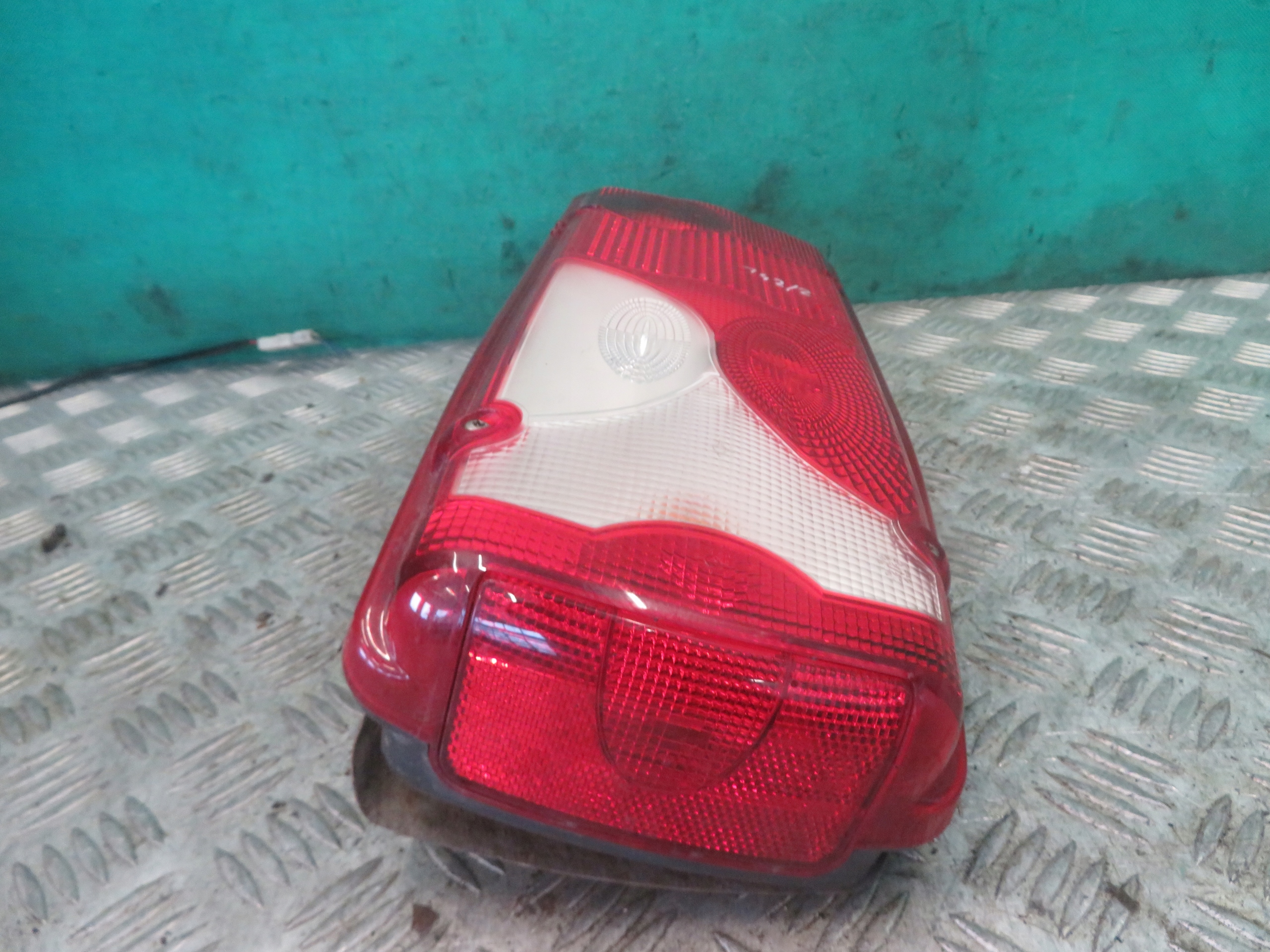 light left rear part MERCEDES SPRINTER 18R A9068201764