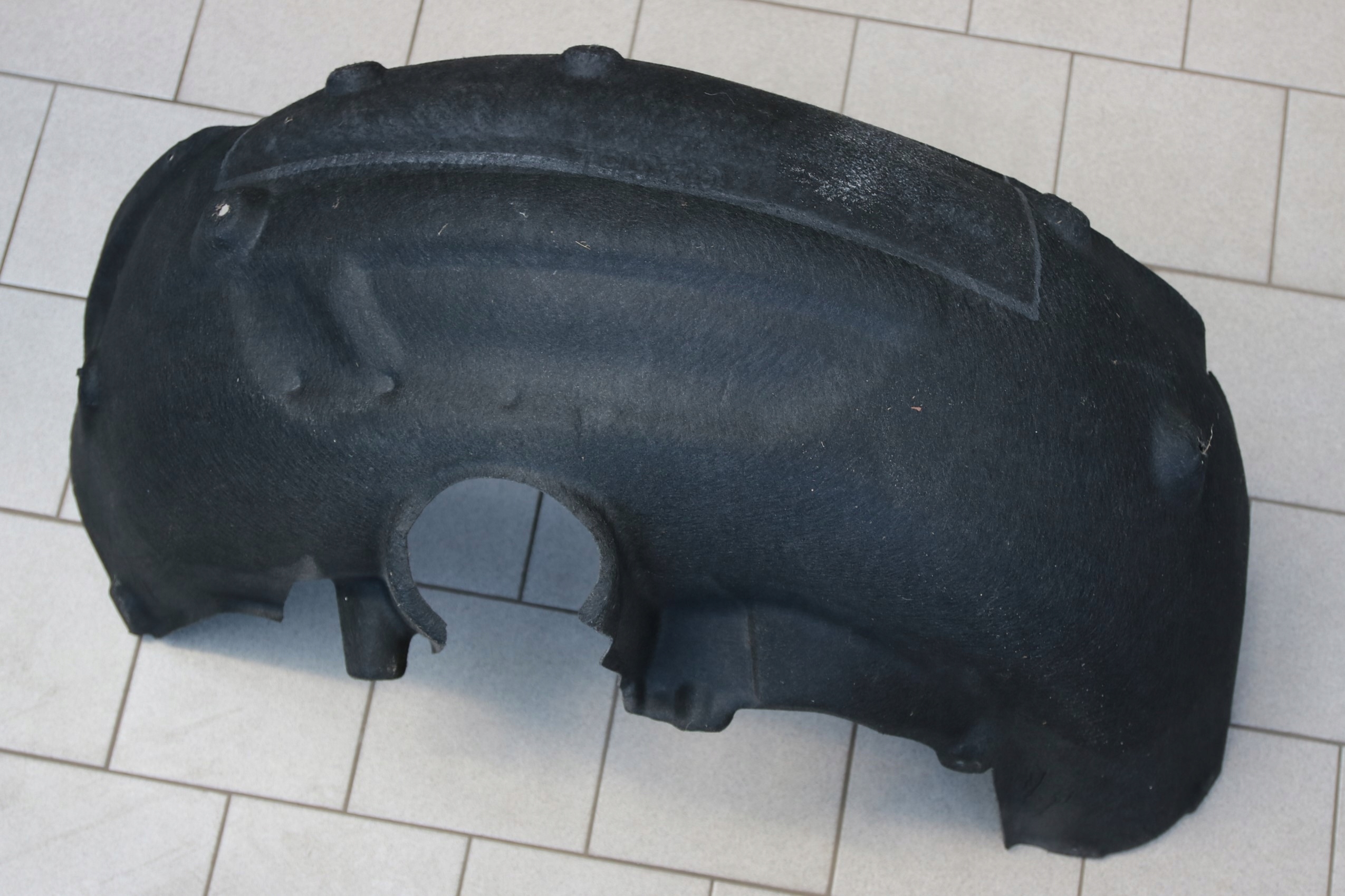 BMW 8' G14 G15 ORYGINALNE mudguard left rear. left rear part 7374743