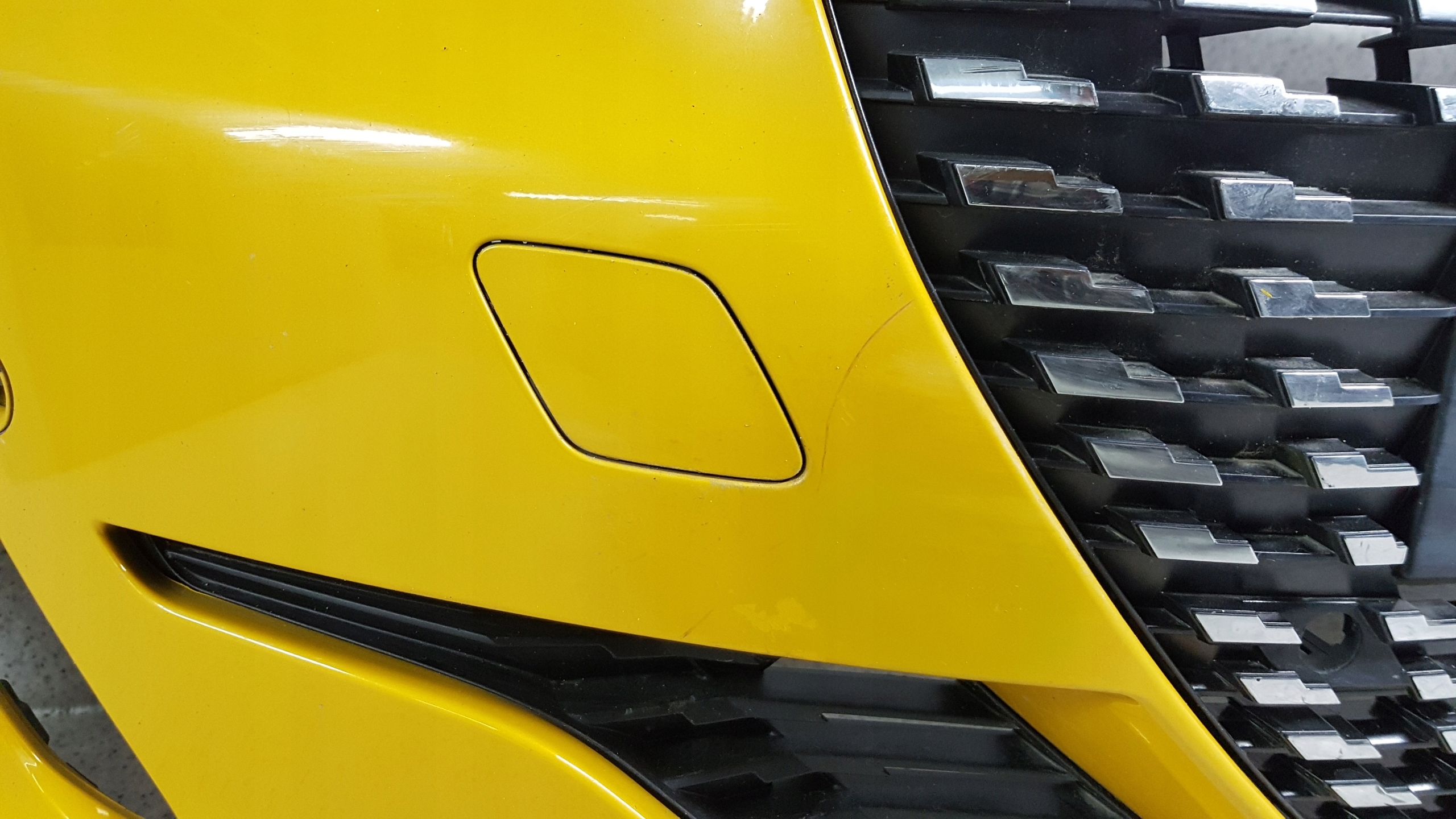 PEUGEOT 208 II 2019 - nárazník předek 2438