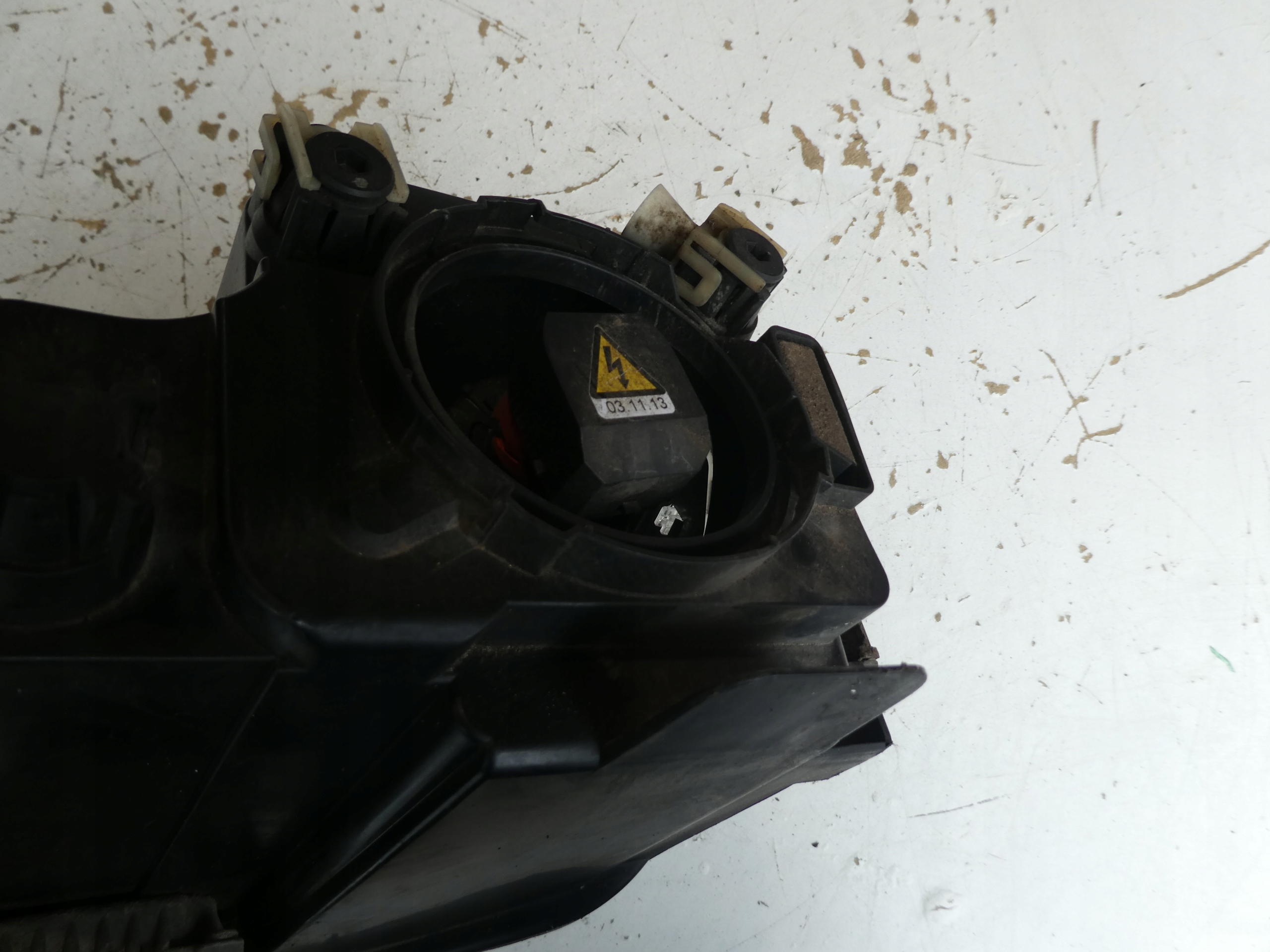 MAZDA 6 REFLEKTOR right 014003907R