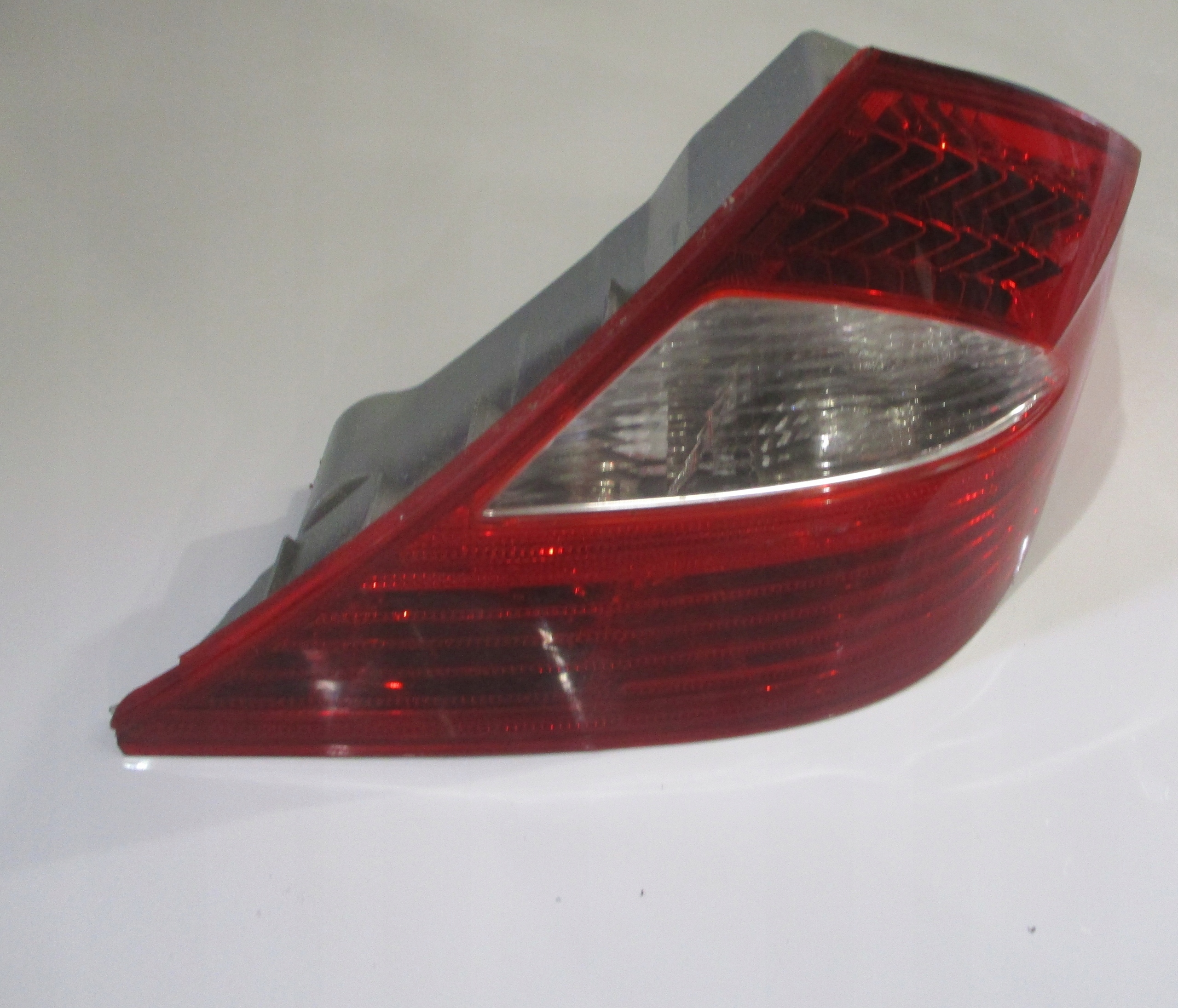 фонарь задний правый MERCEDES W219 led