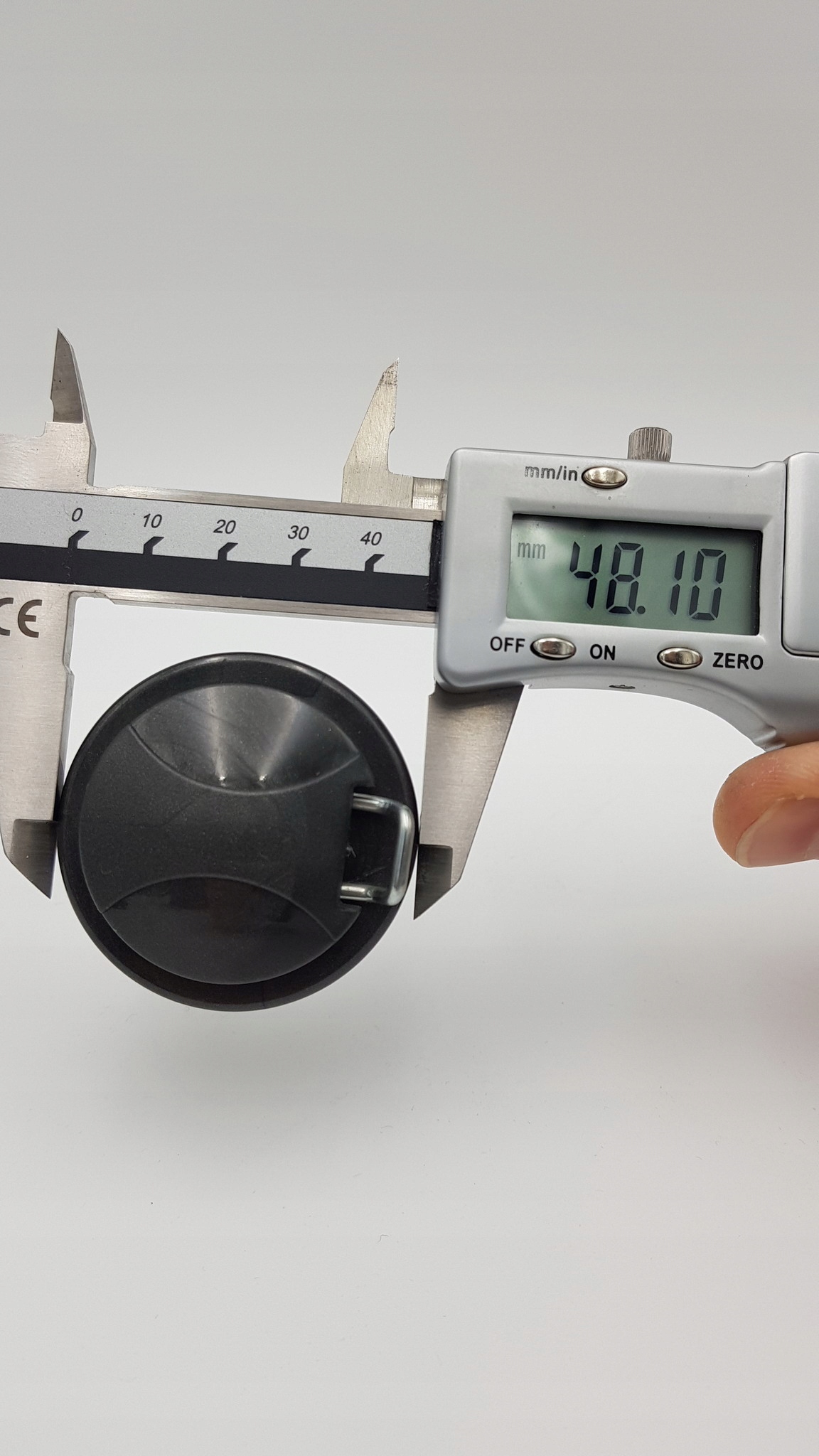 Kapsel CZARNY, spinka, blokada do kółek pompowanych, do kół z ŁOŻYSKAMI Rodzaj koło