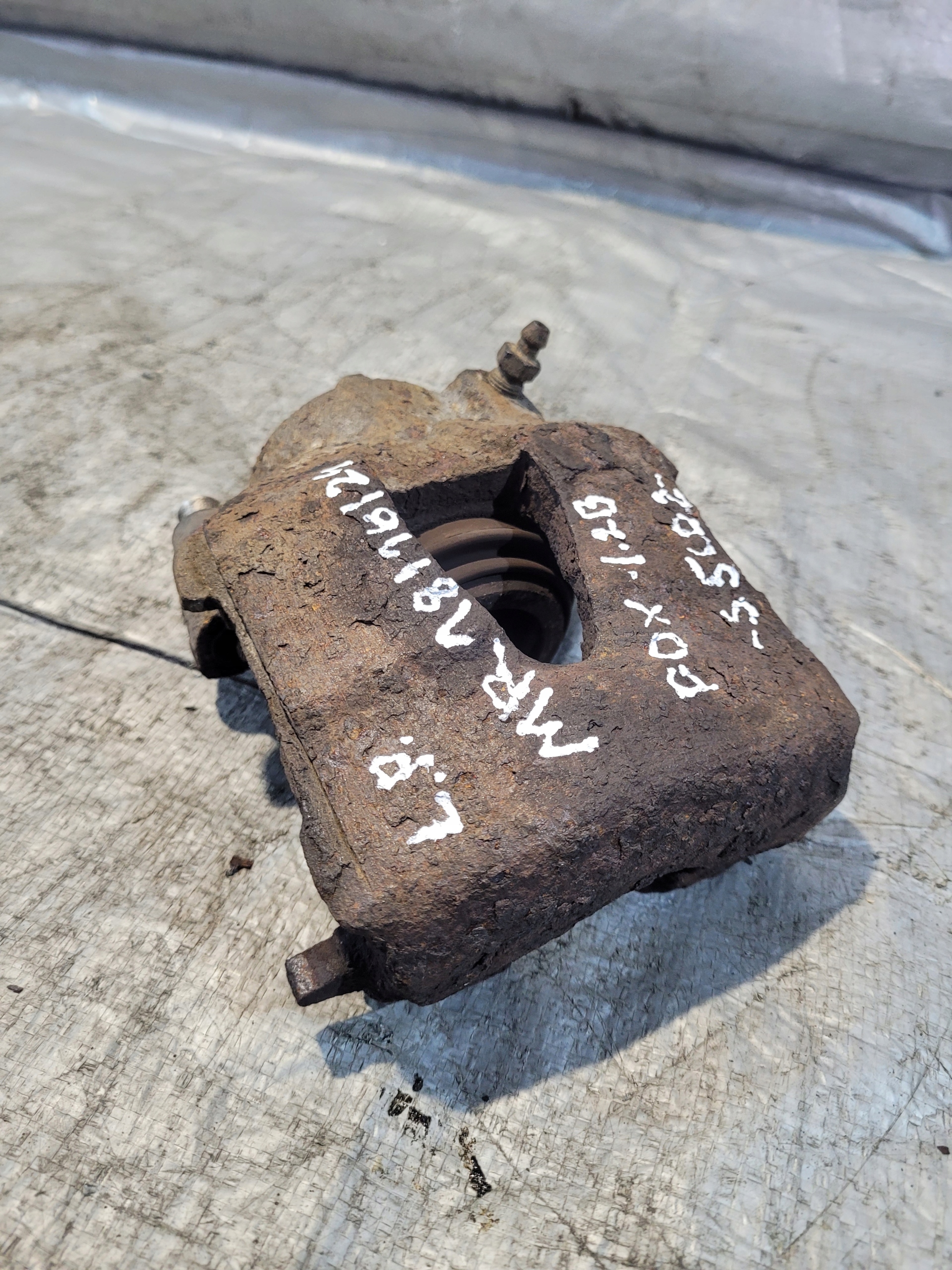 caliper brake left front VOLKSWAGEN FOX 1.2B 05r.