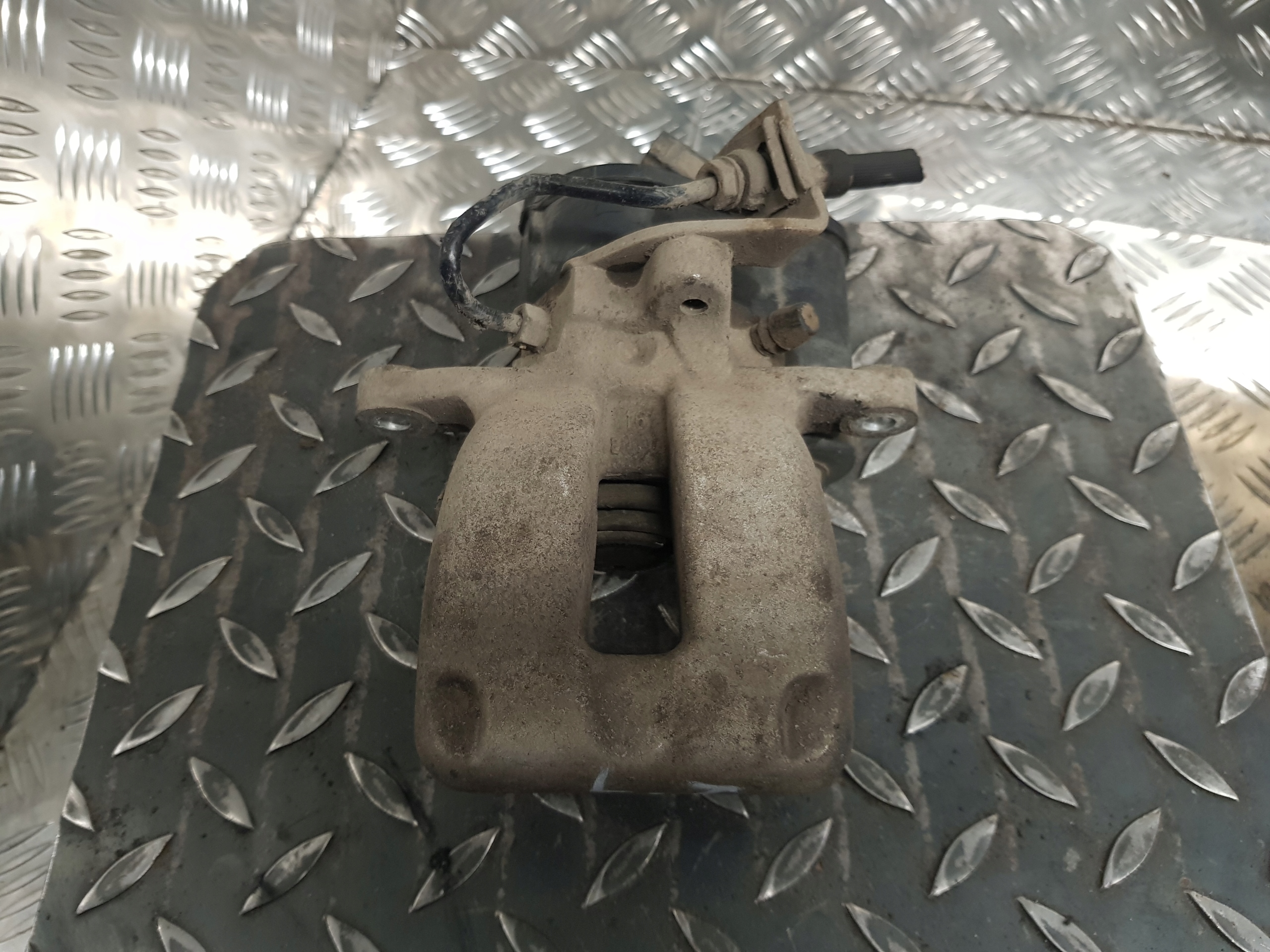 caliper brake left rear part rear VOLKSWAGEN PASSAT B6