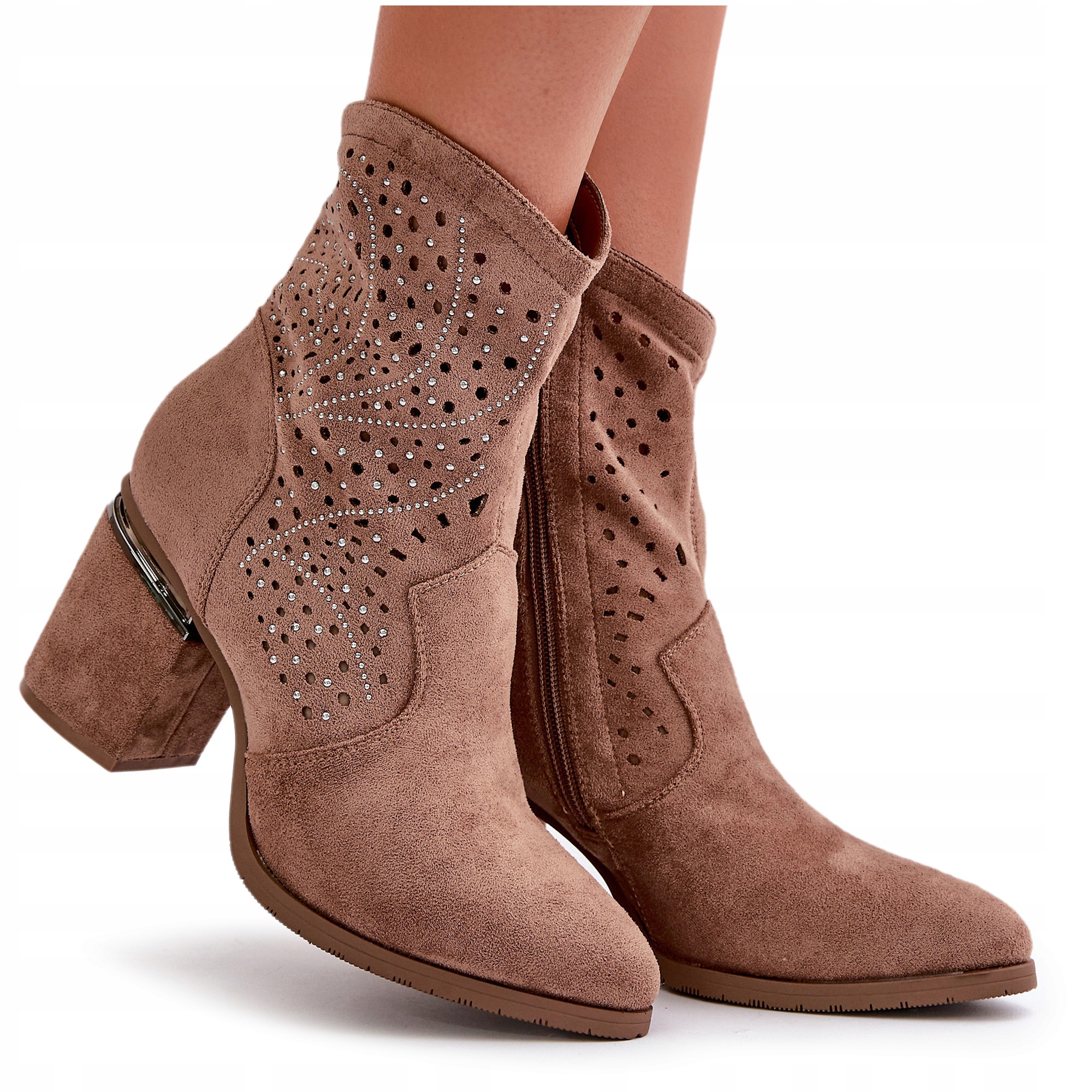 Kotníkové Boty Zdobené Ažurovým Sloupkem Eko Semiš S.barski HY42-029 Hnědé 41