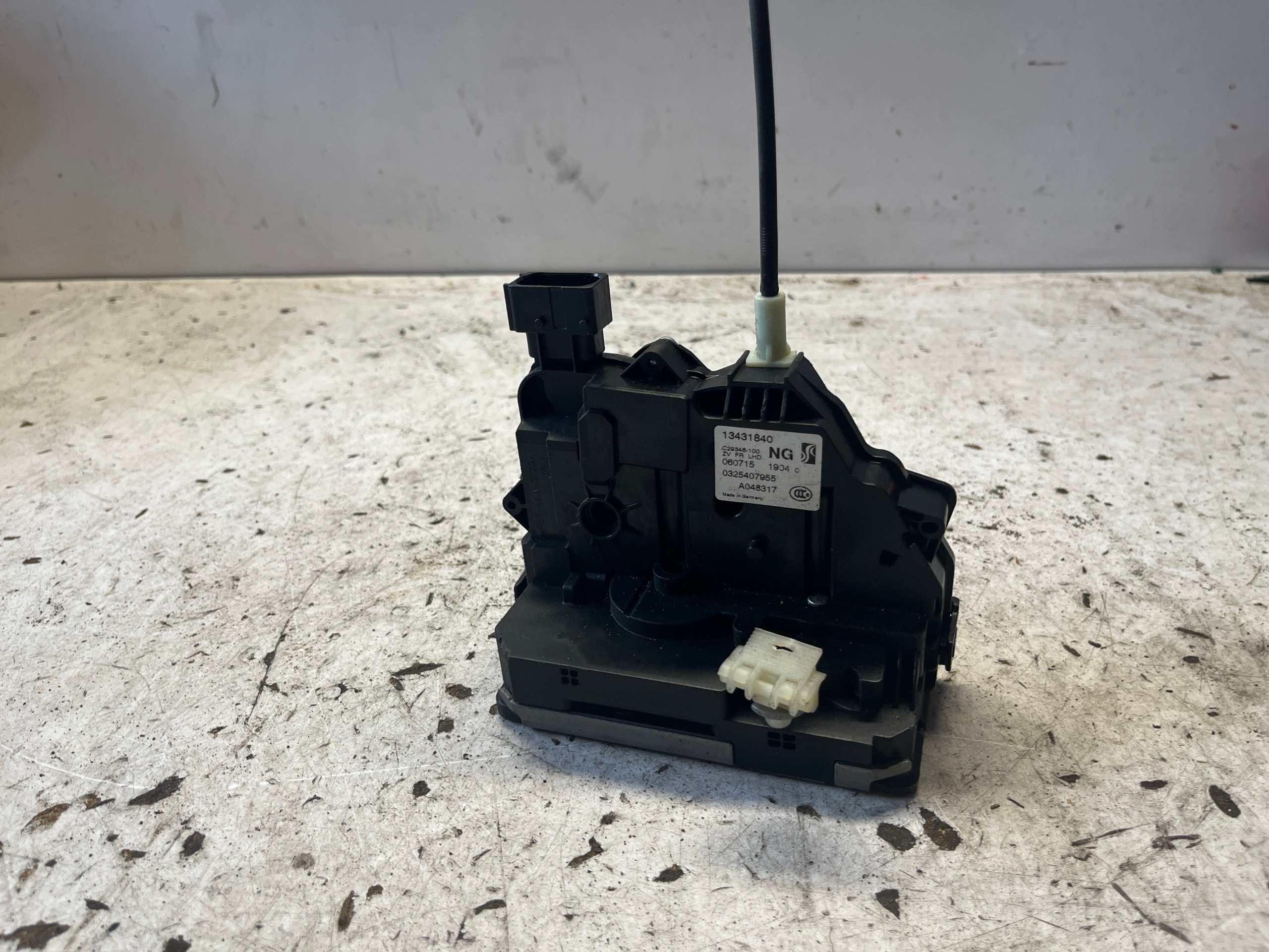 OPEL CORSA E lock door right front front 13431840 NG EUROPA