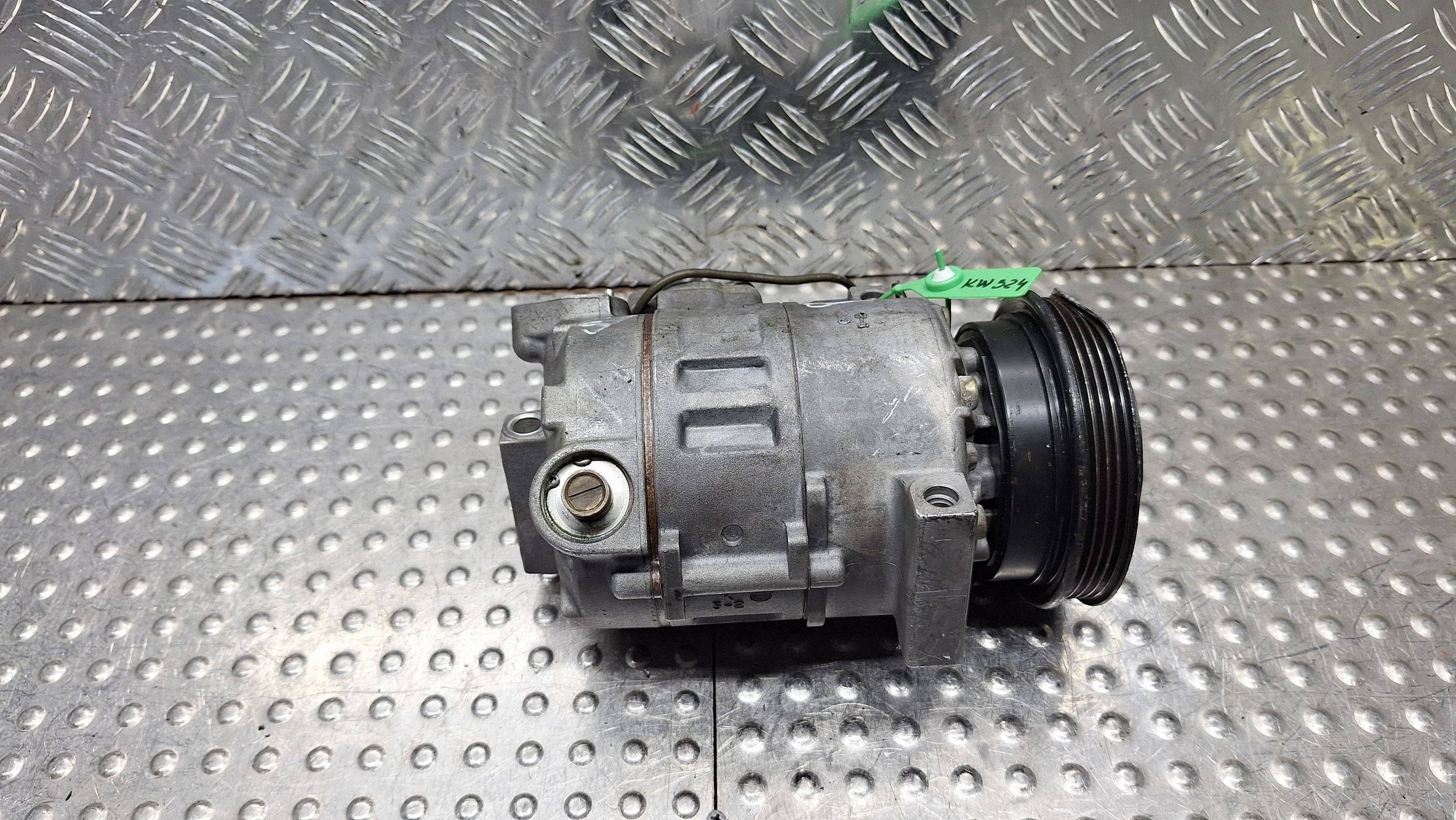 klimakompressor 8D0260808 AUDI A4 B5 PASSAT B5 SUPERB und 1.9 TDI