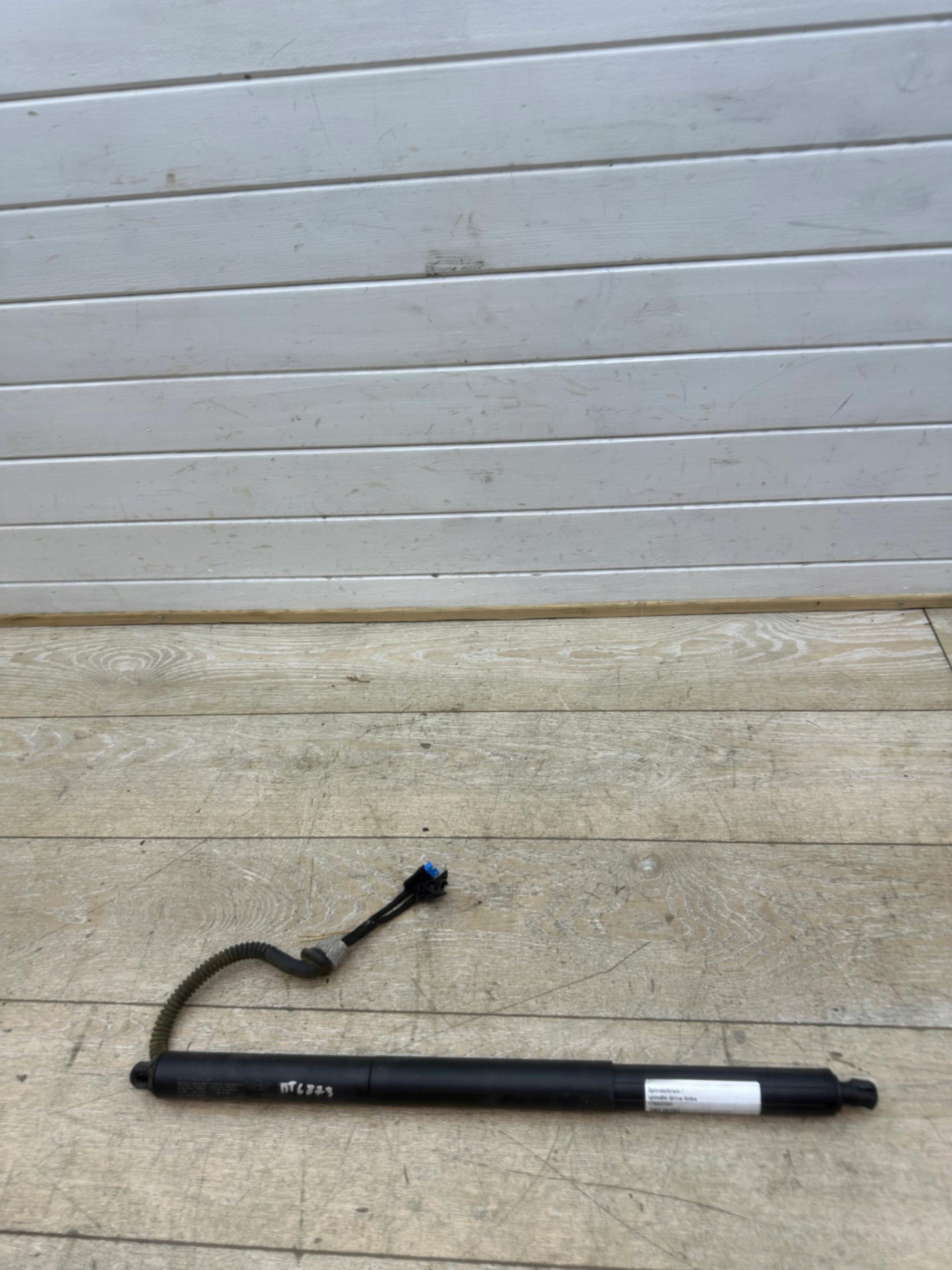 BMW X2 F39 damper telescope bonnet rear part KOMPLET