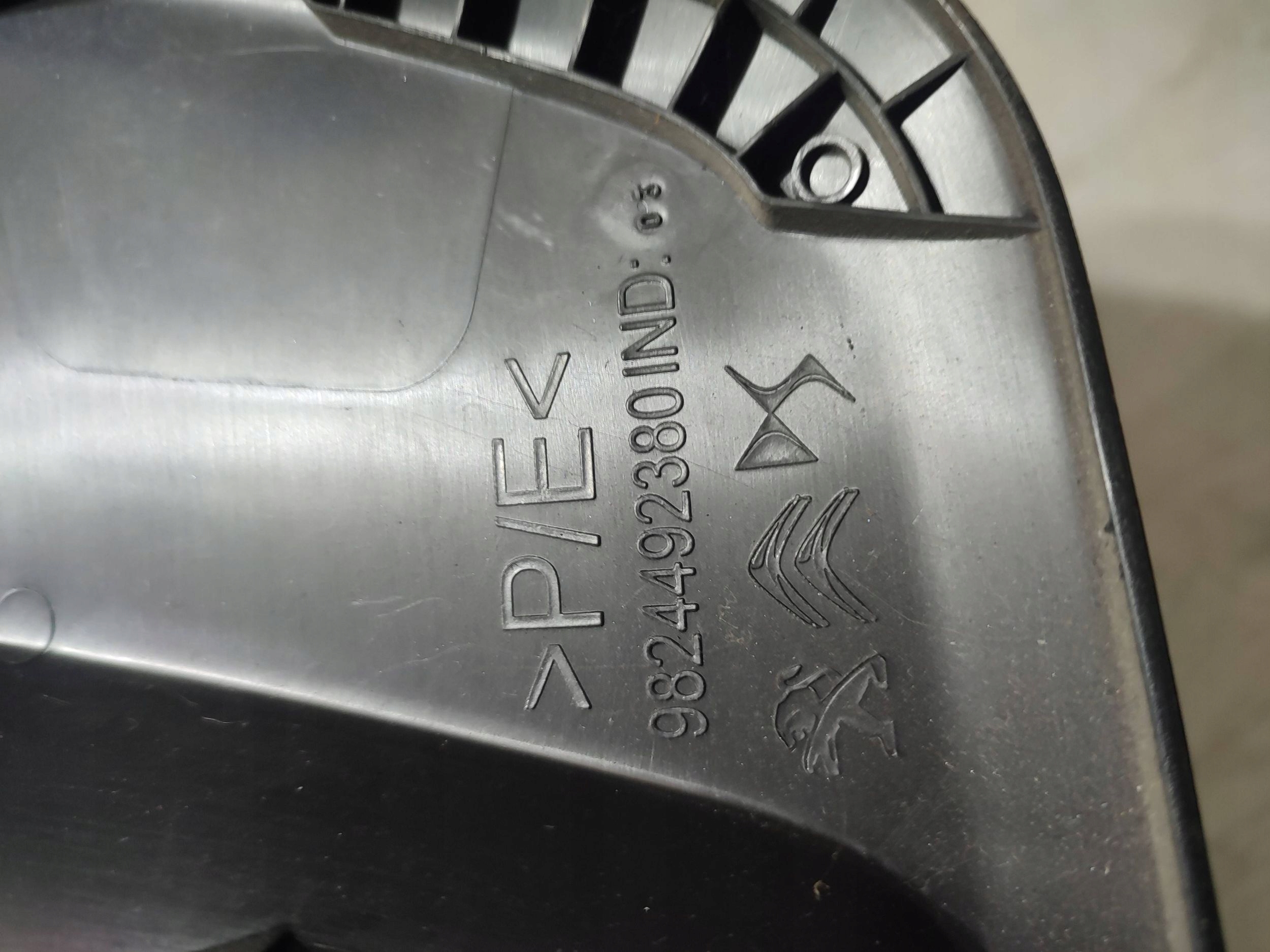 Peugeot 2008 II 2020 front side left side seat side