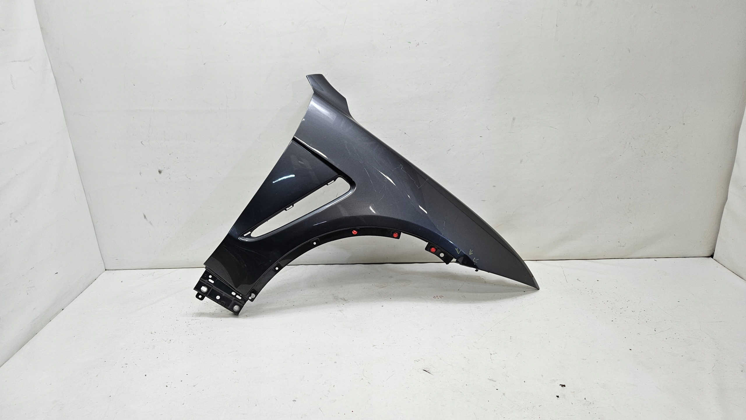 Jaguar OE Hk83-16a182 крило