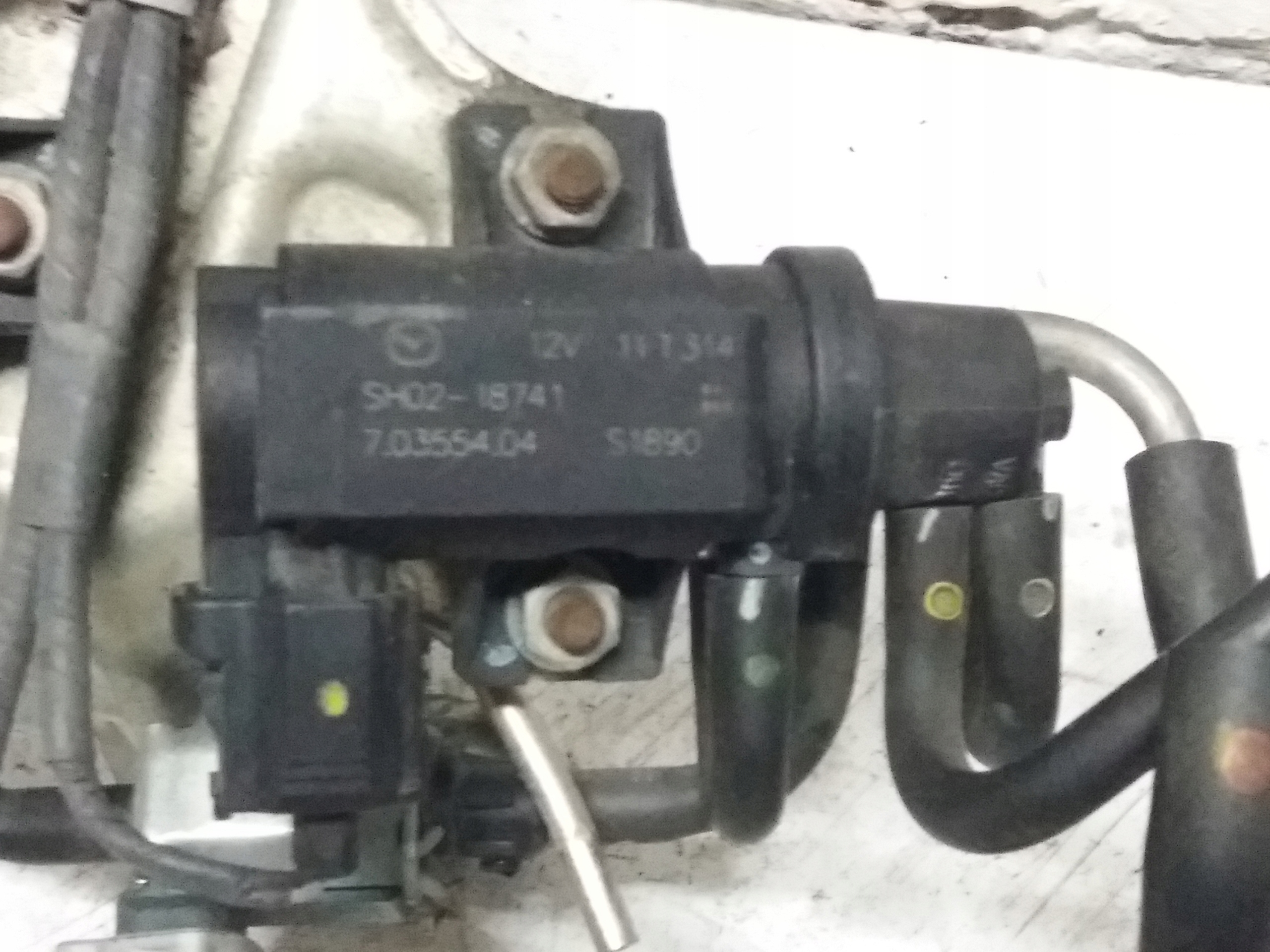 Mazda 6 вакуумный клапан SH02-18741