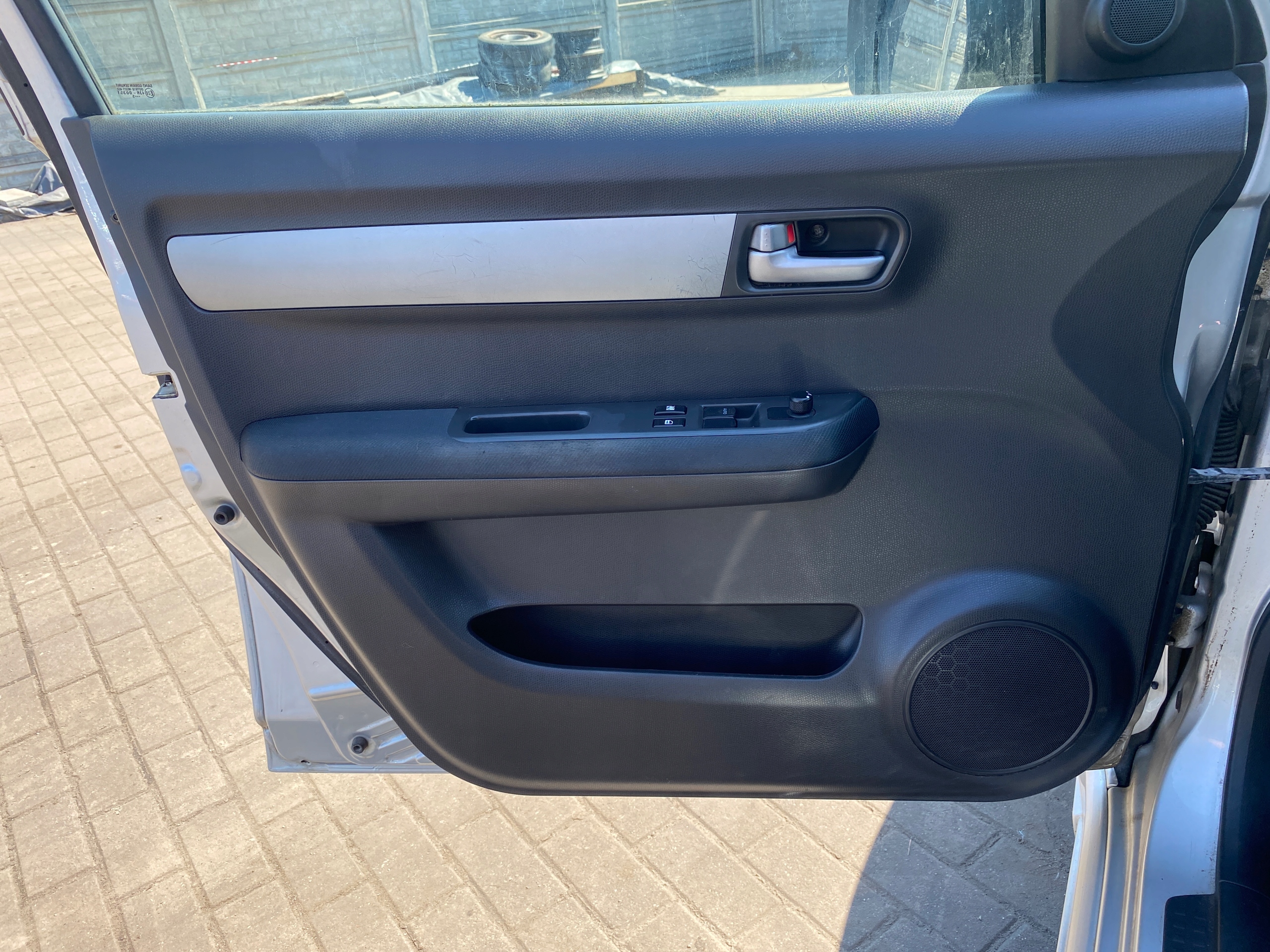 upholstery side right front Suzuki Swift 3 III 05-15