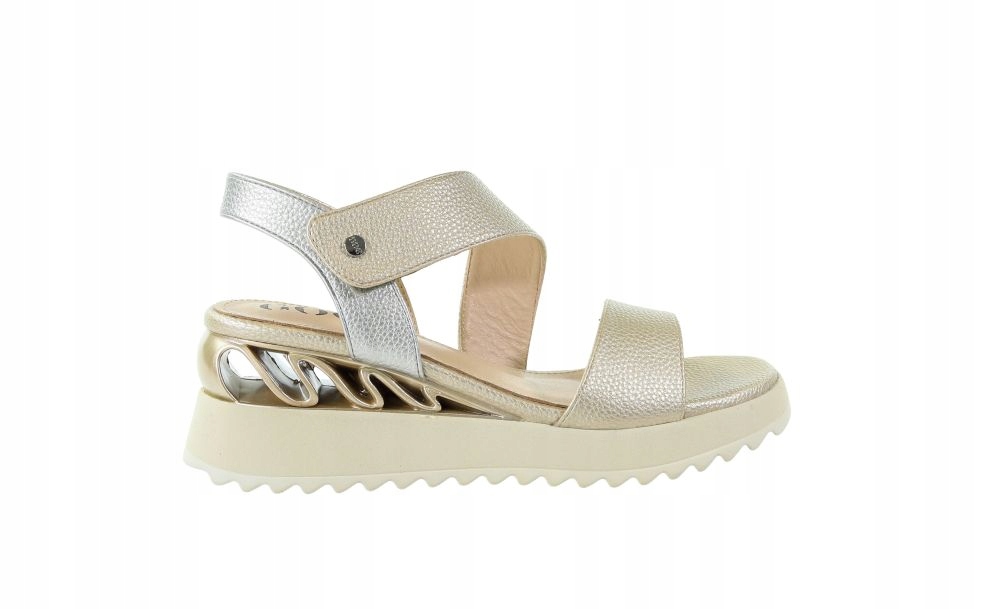 Zlaté dámské kožené sandály na platformě Goe 2N4239 r40