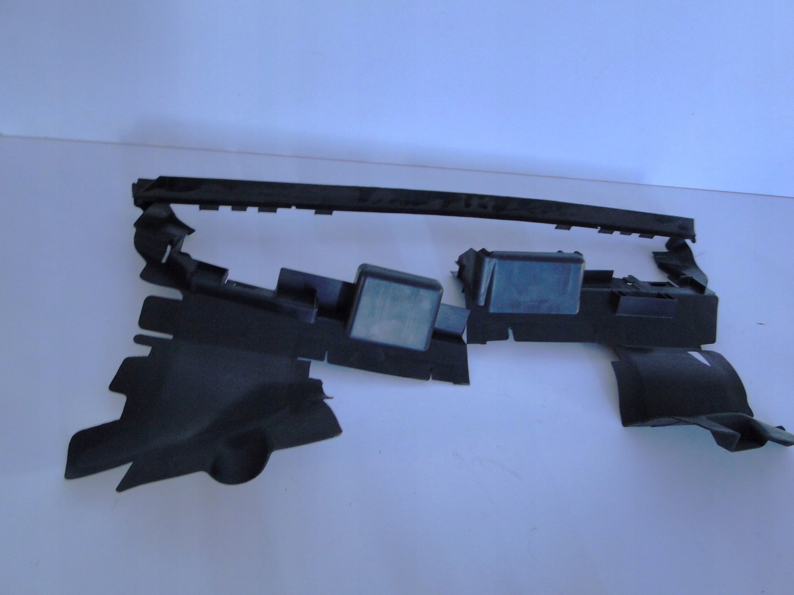 MERCEDES SL 231 RAMKA WOKÓŁ CHŁODNIC A2315051330 R231 500 Typ samochodu Samochody osobowe