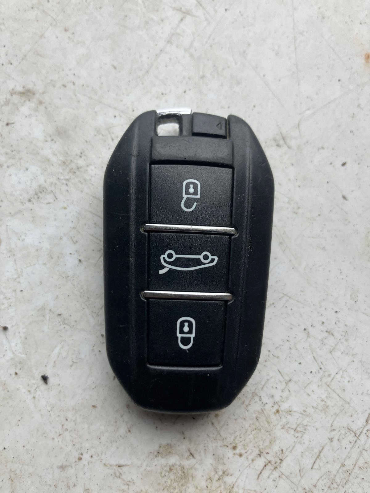 key PILOT PEUGEOT 308 T9 KEYLESS #22