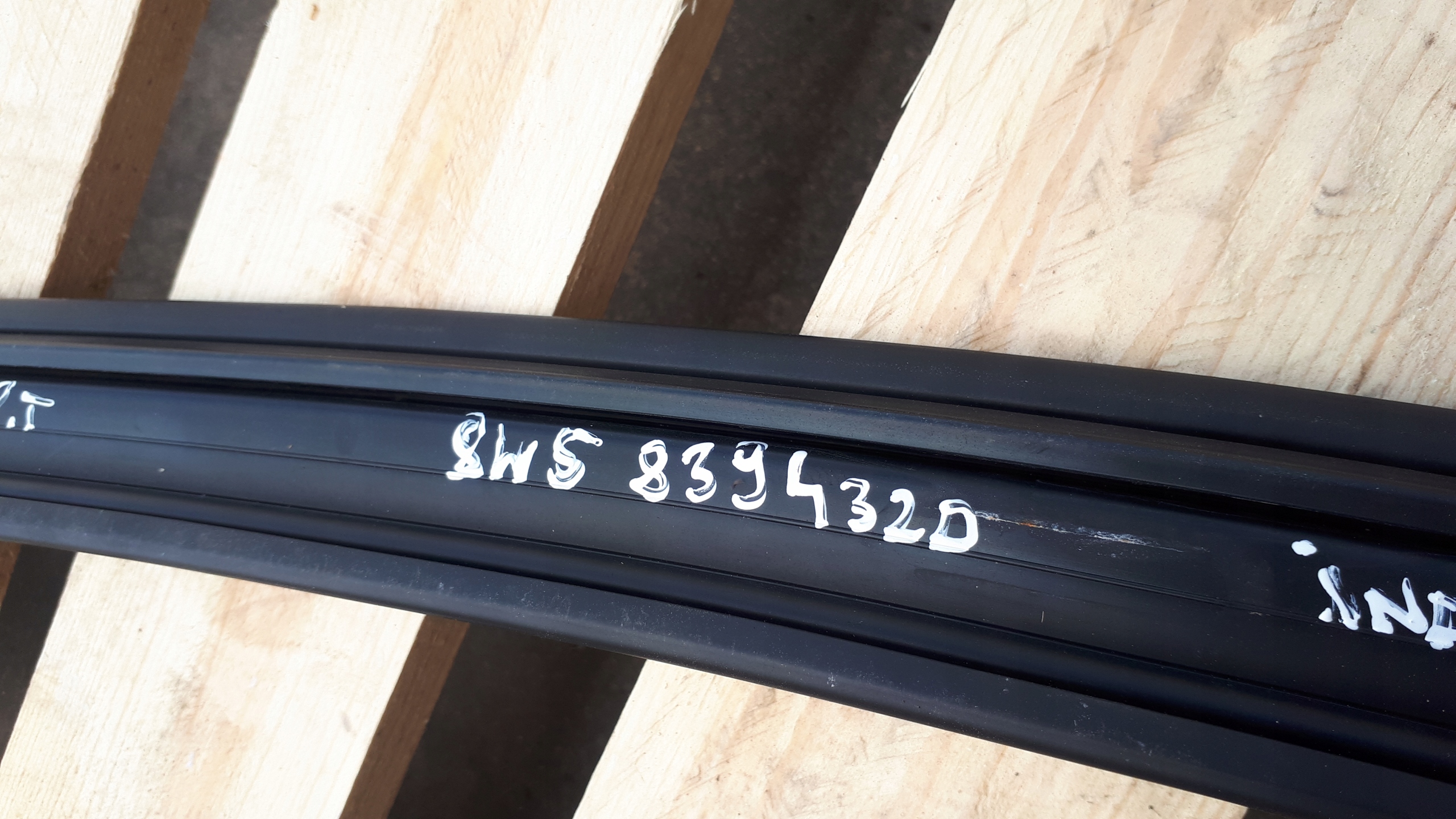 A4 B9 8W S4 gasket door windows SLINE right rear part