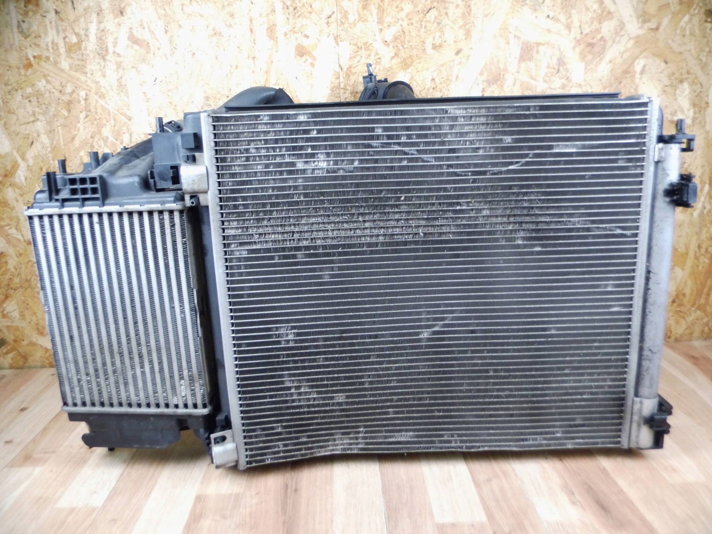 Nissan X-Trail T32 2019 1.3 DIG-T chladiče intercooler ventilátor