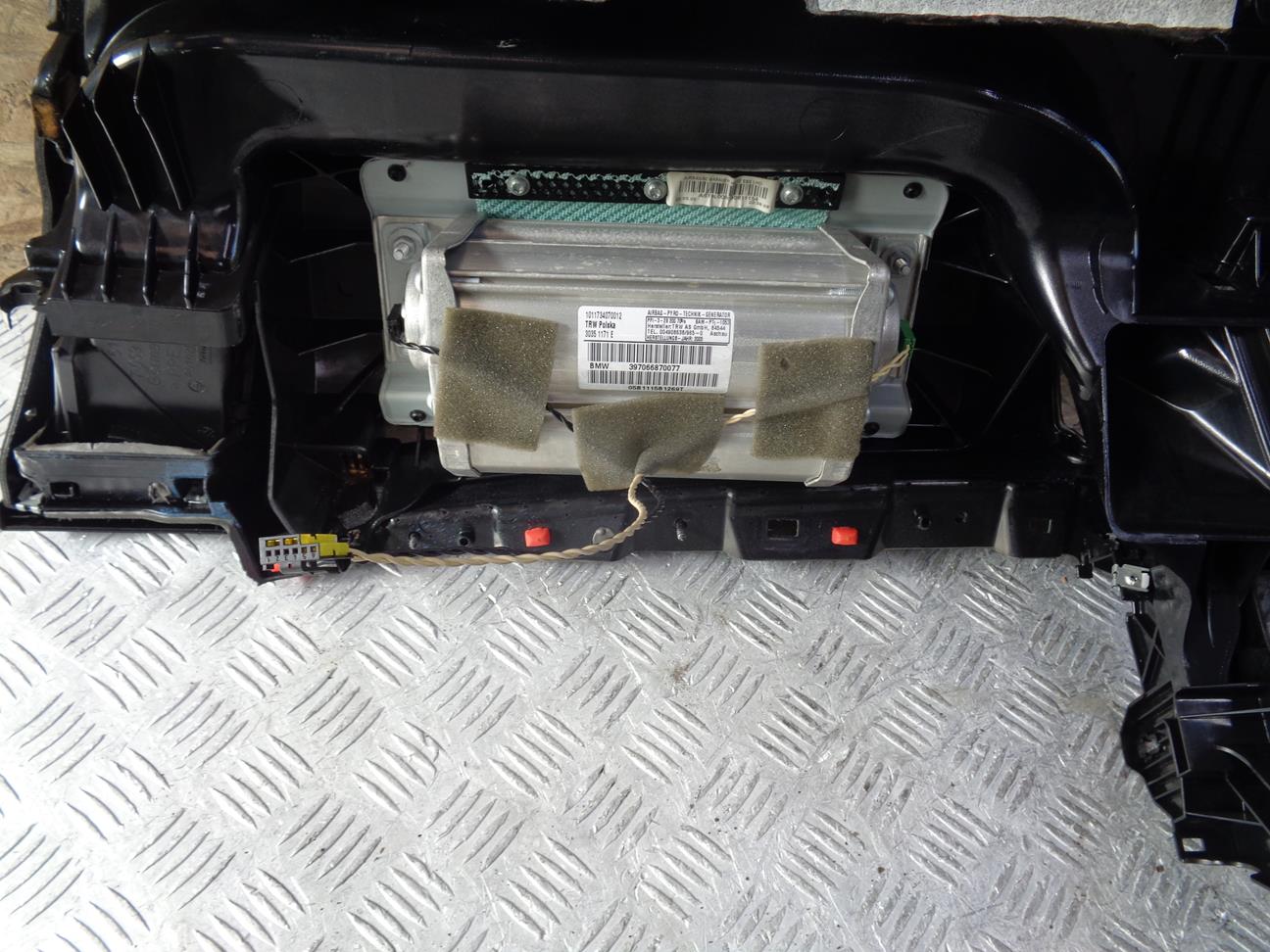 торпеда консоль подушки безопасности BMW 1 E87 E81 04- европа