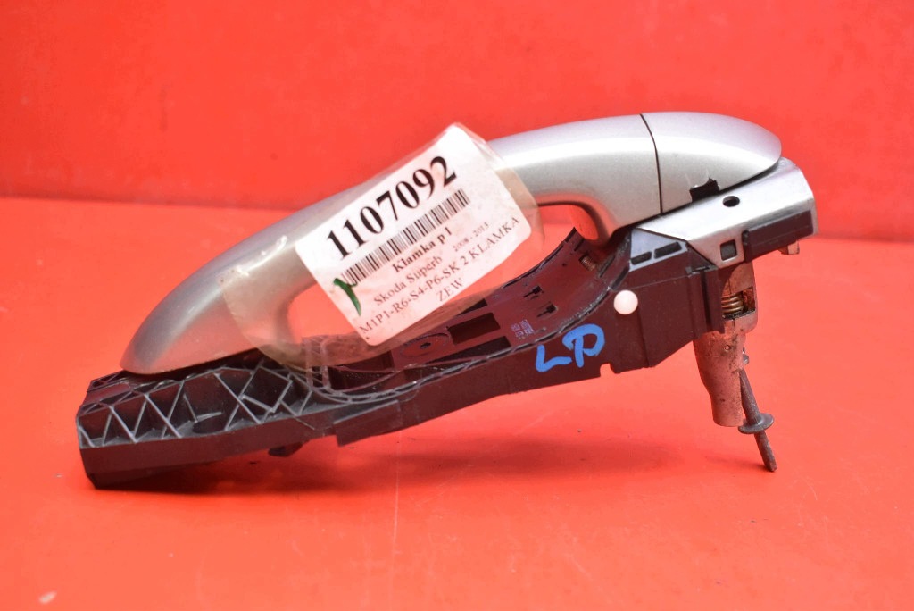 handle left front front LF8H 5N0837885H SKODA SUPERB 2 II 08-13