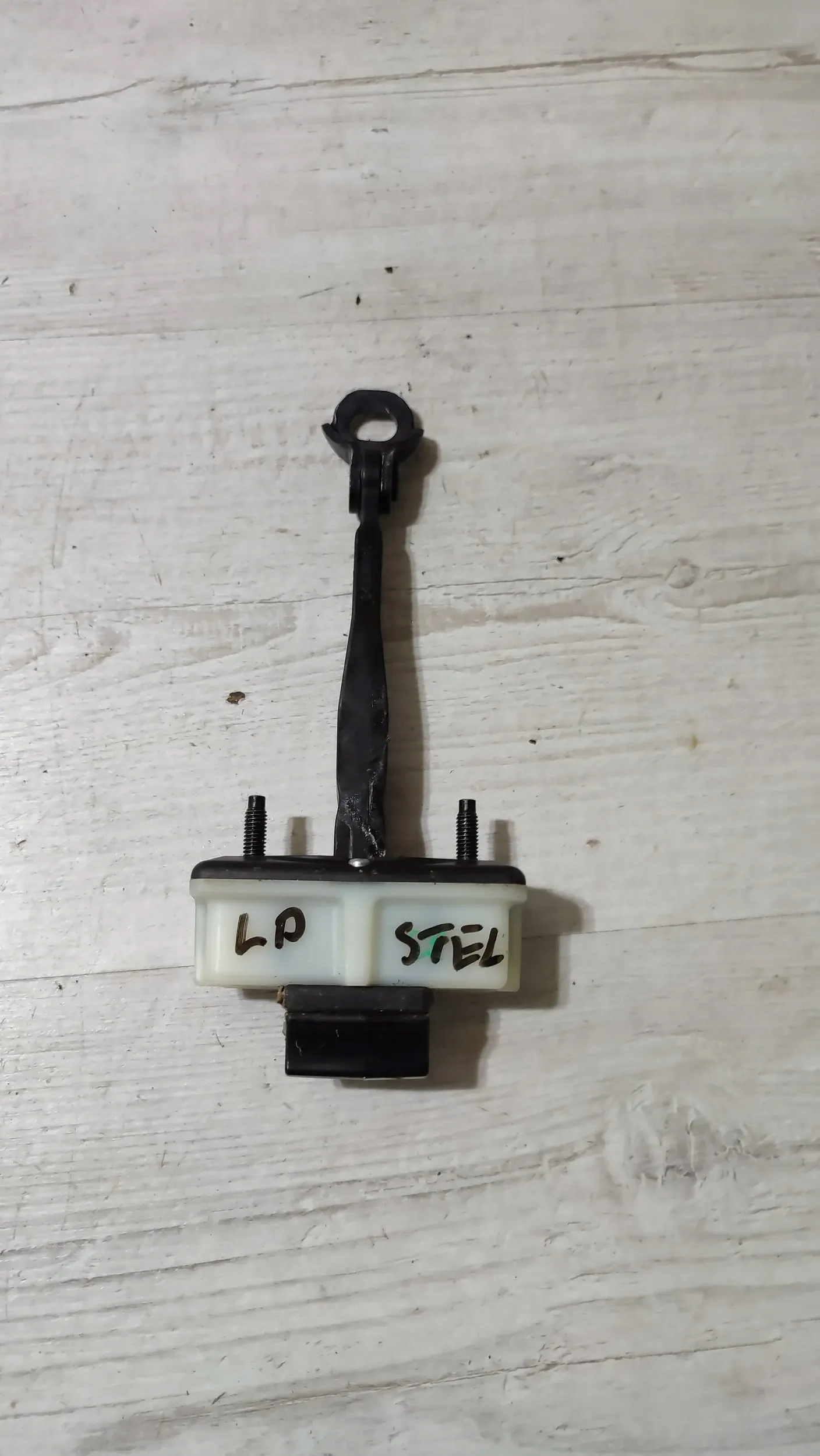 Alfa Romeo Stelvio 2021 limiter door left front
