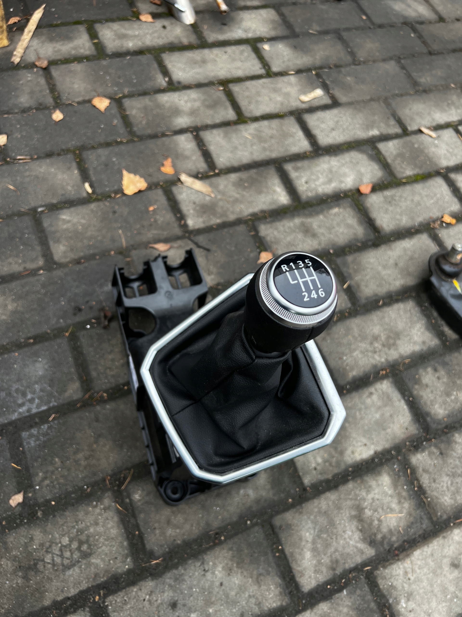 GAŁKA MIESZEK ZMIANY BIEGÓW SANDERO III 349015097R