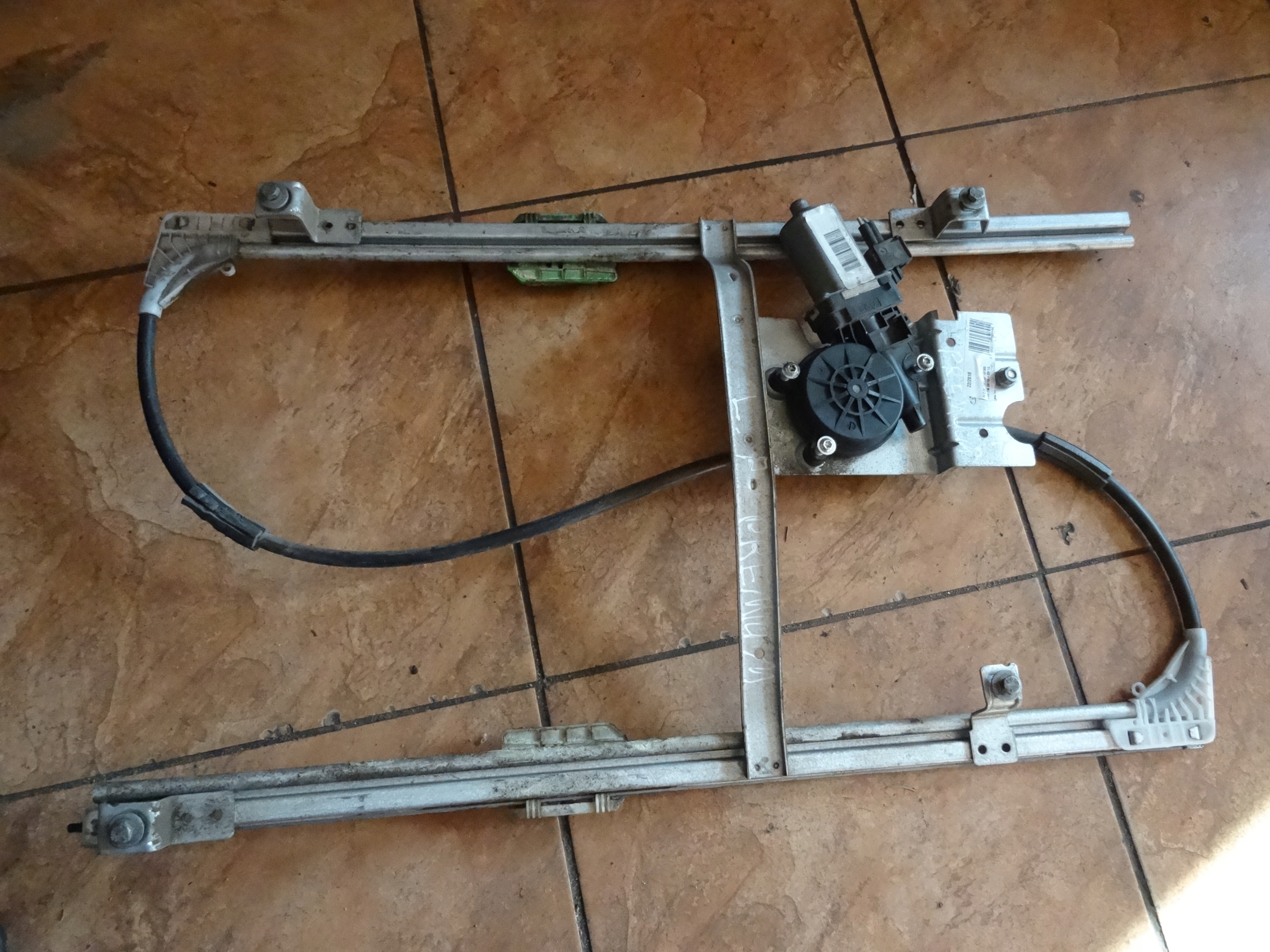 RENAULT ПРЕМІУМ20dci МЕХАНІЗМ СКЛО ЛІВИЙ ПЕРЕД