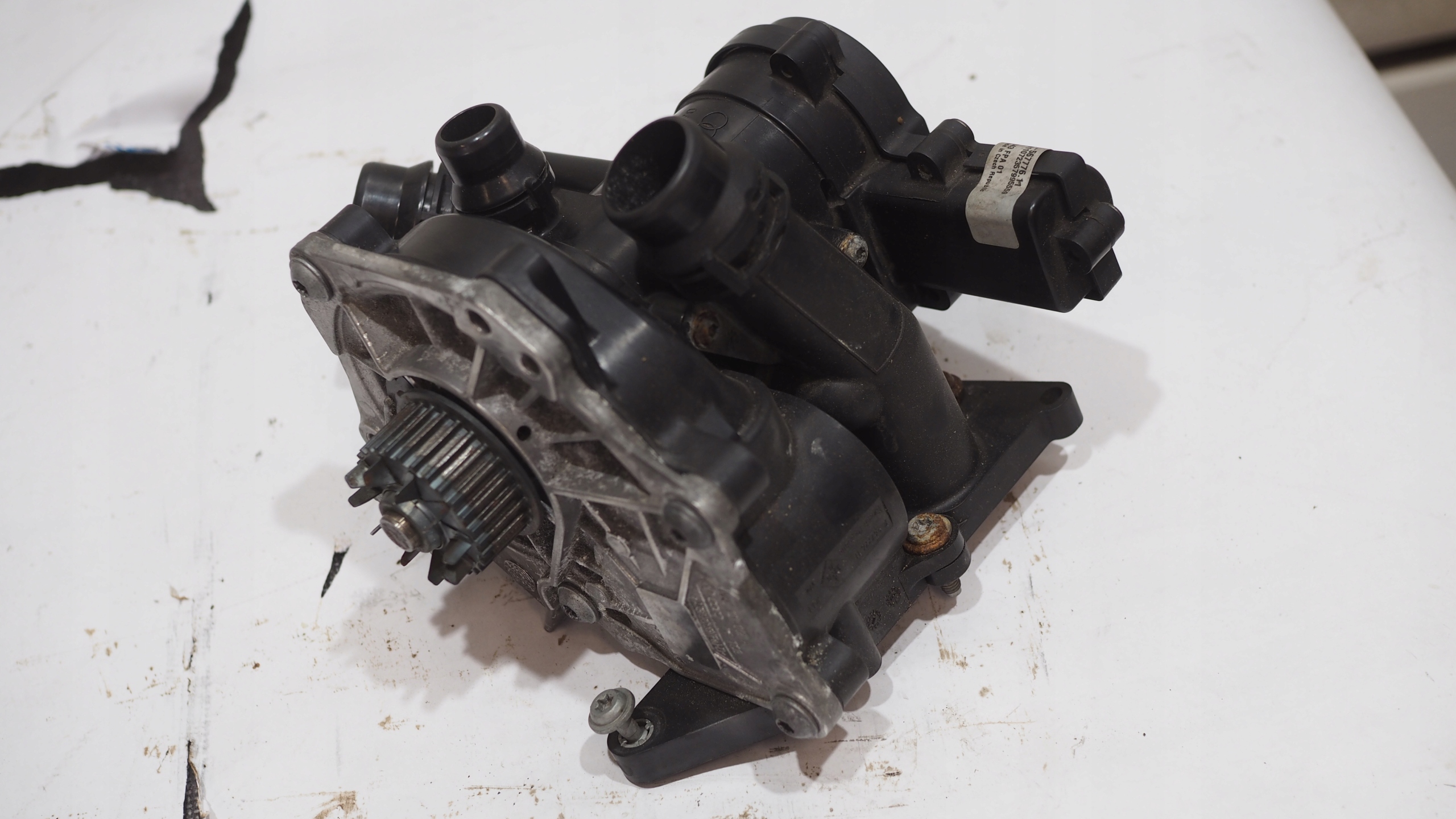 ВОДЯНОЙ НАСОС ТЕРМОСТАТ 06L121012A VW AUDI 2.0 TSI
