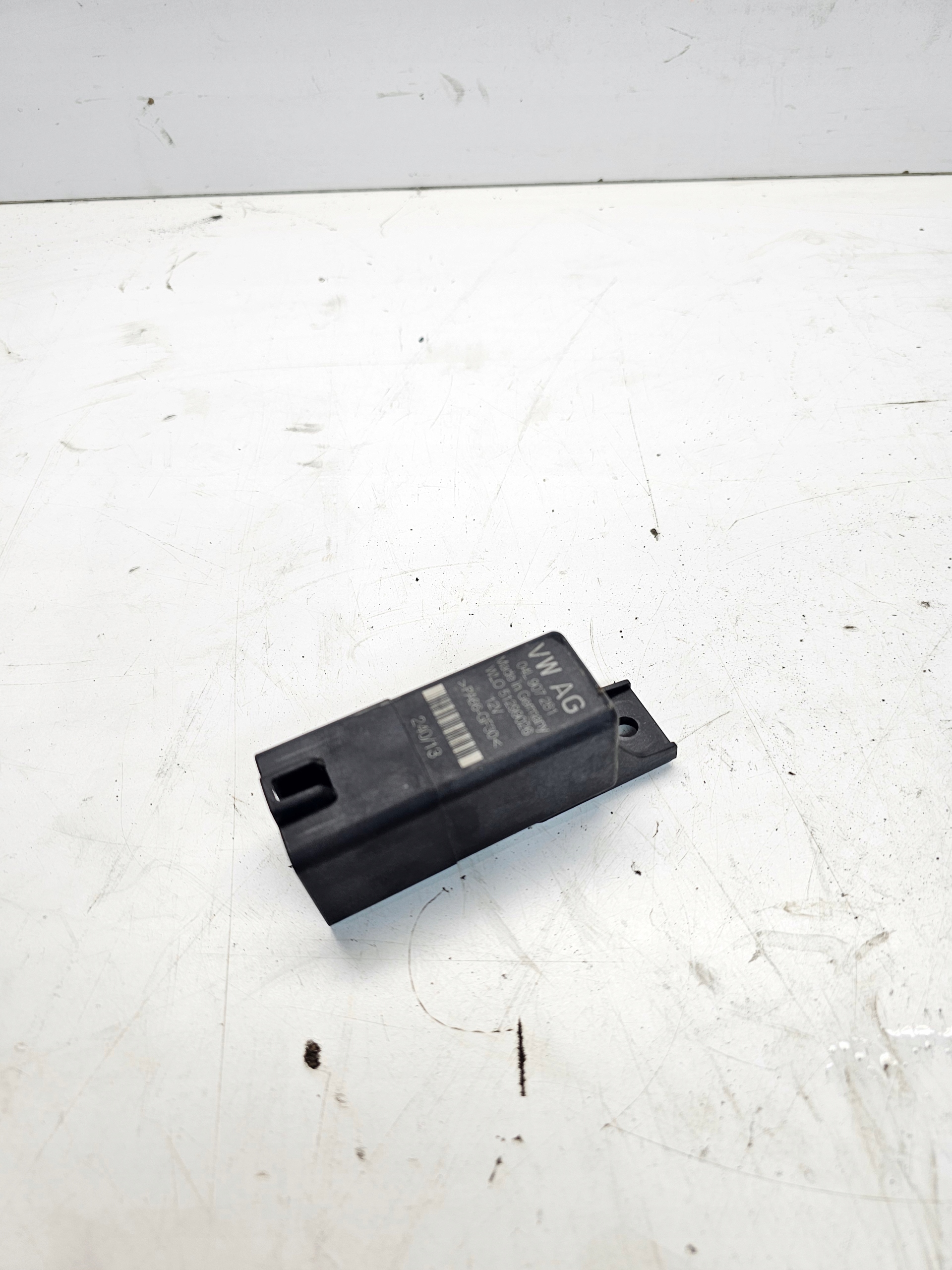 relay plugs ZAROWYCH AUDI VW SEAT 04L907281