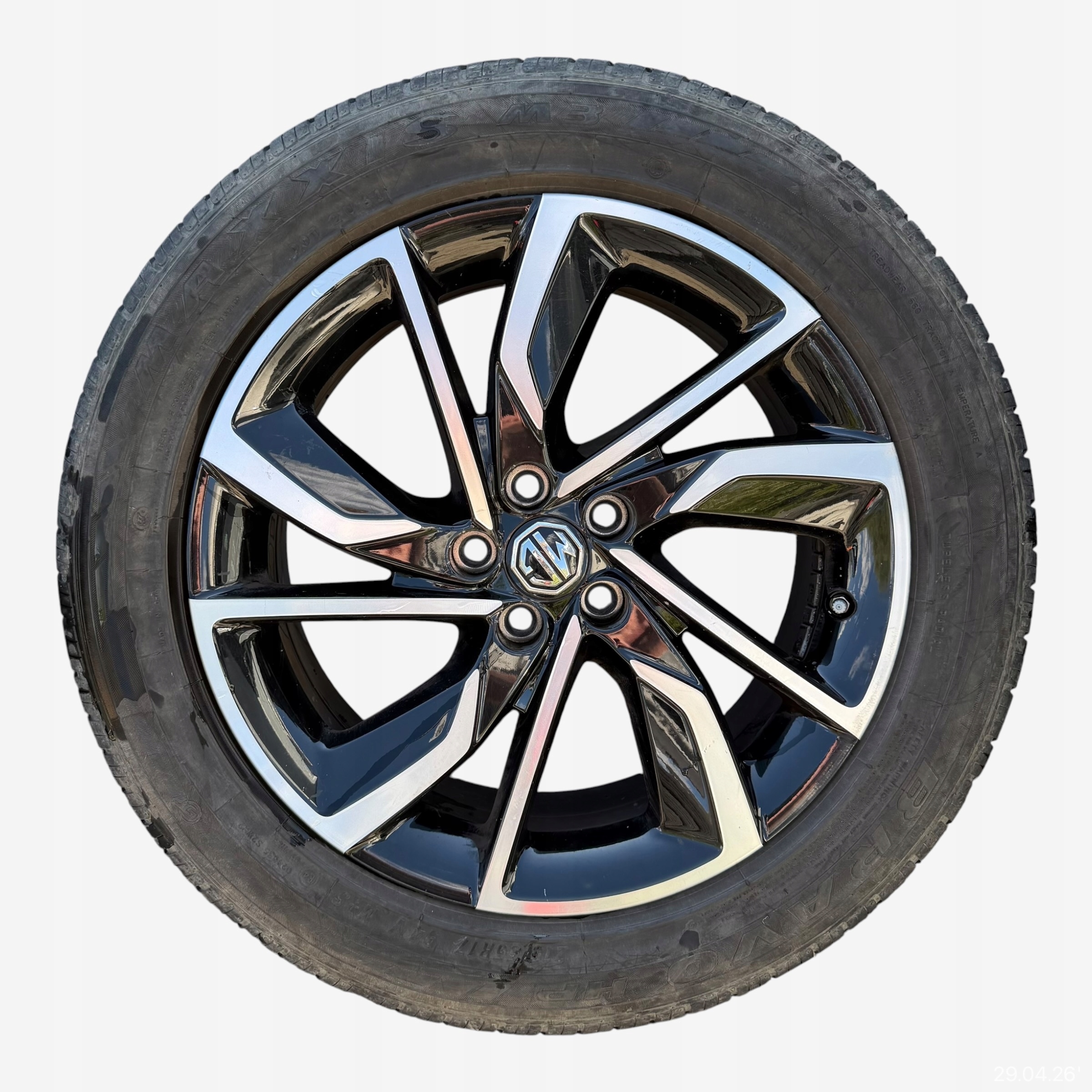 disky kola gumy MG ZS MAXXIS 215/55/17" 3MM letne M+S
