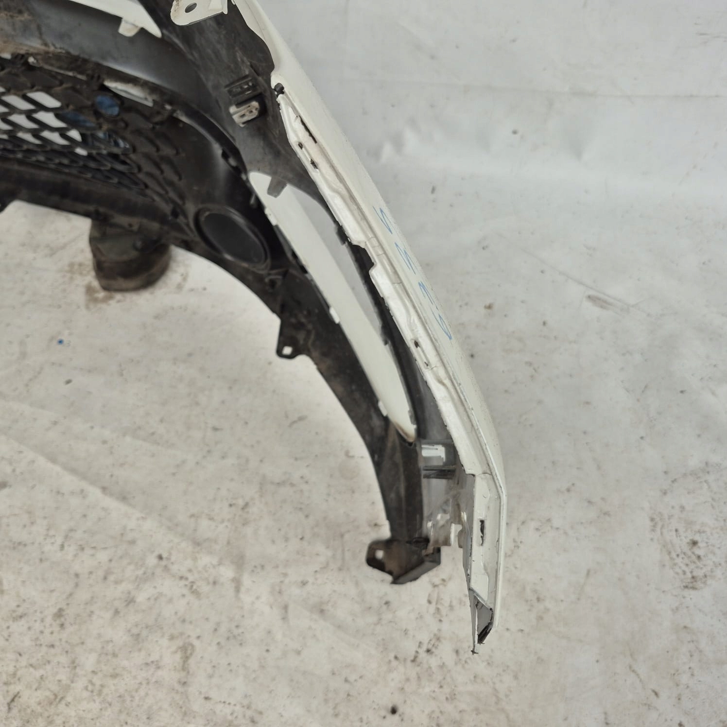 TOYOTA C-HR and 1 16-19 bumper front front PDC