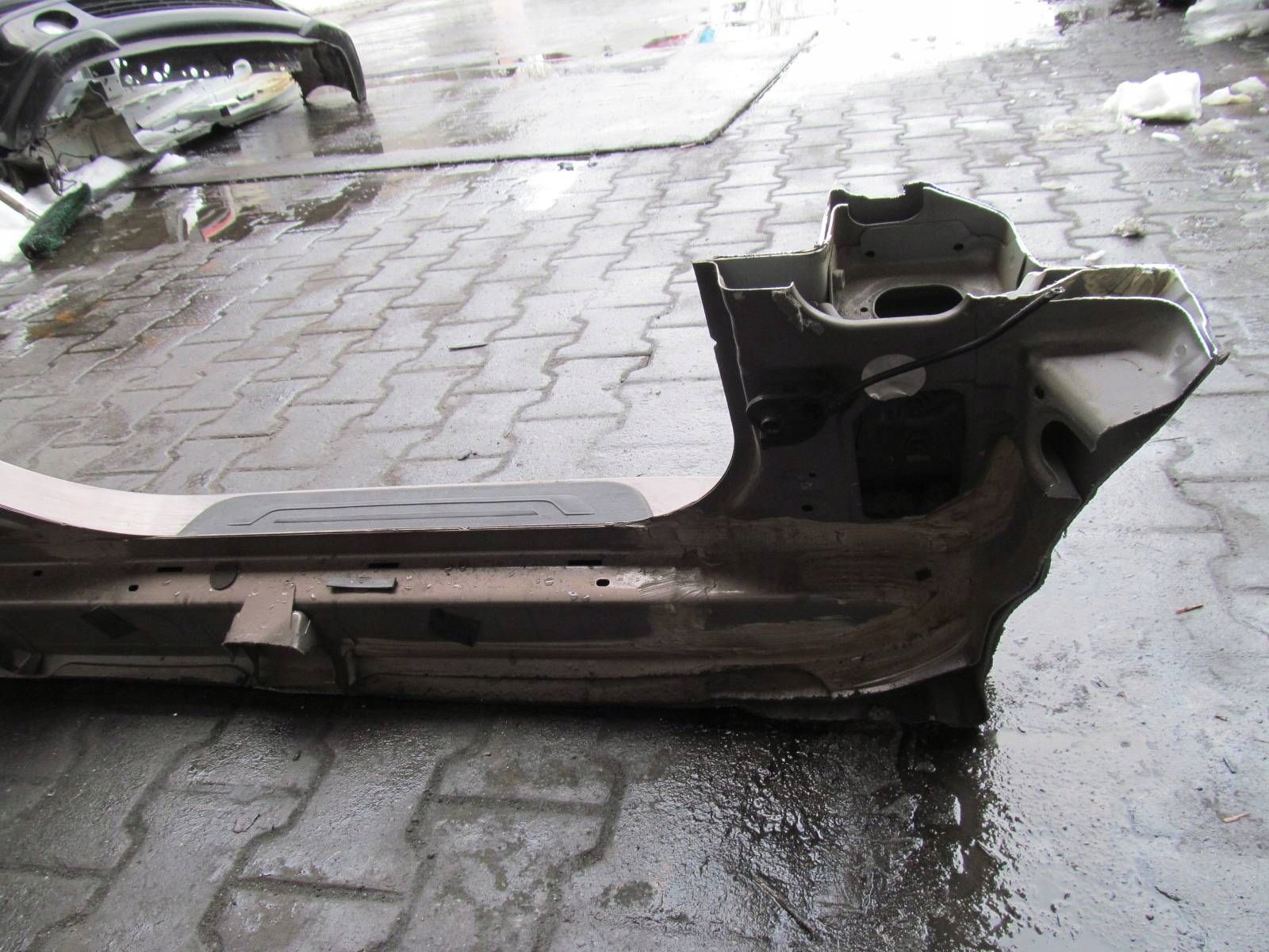 KIA CEED 2 II JD CEED 12- threshold pillar central left D5