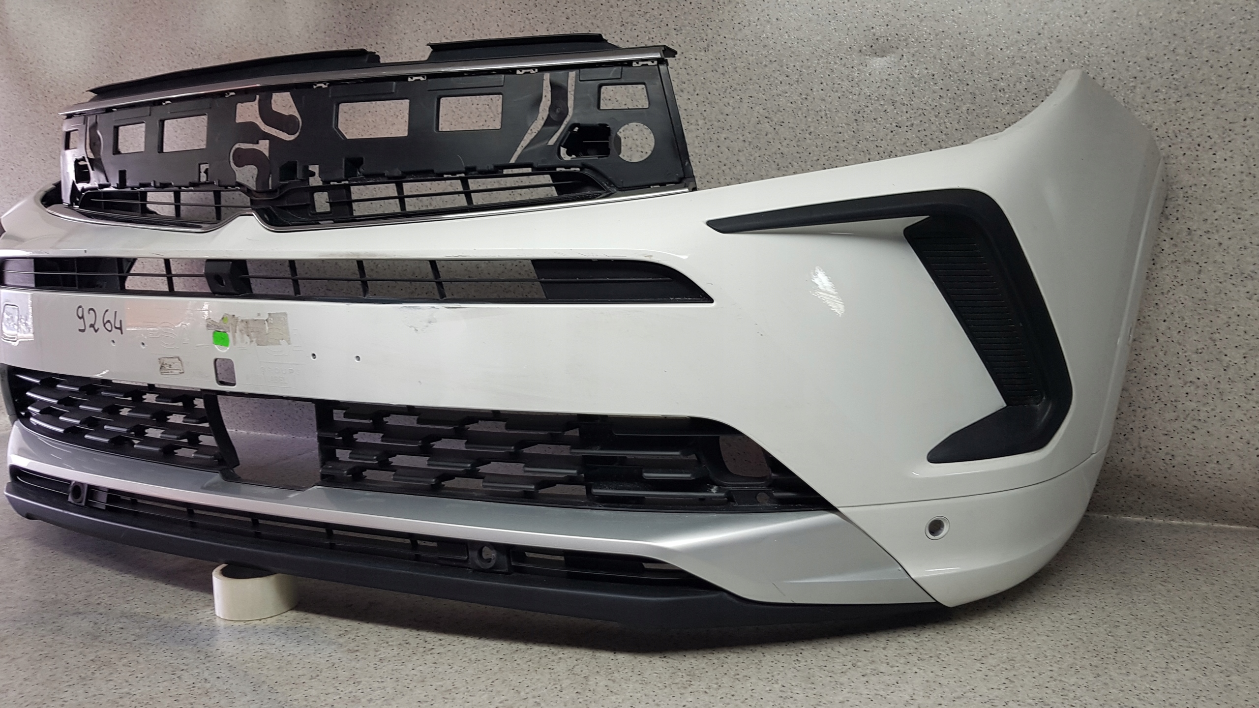 OPEL GRANDLAND X 2022 - bumper front 9264