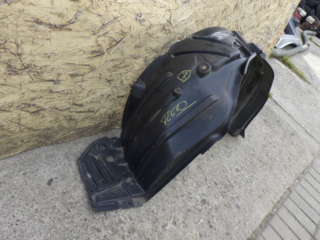 TOYOTA YARIS 4 IV 20- mudguard right front