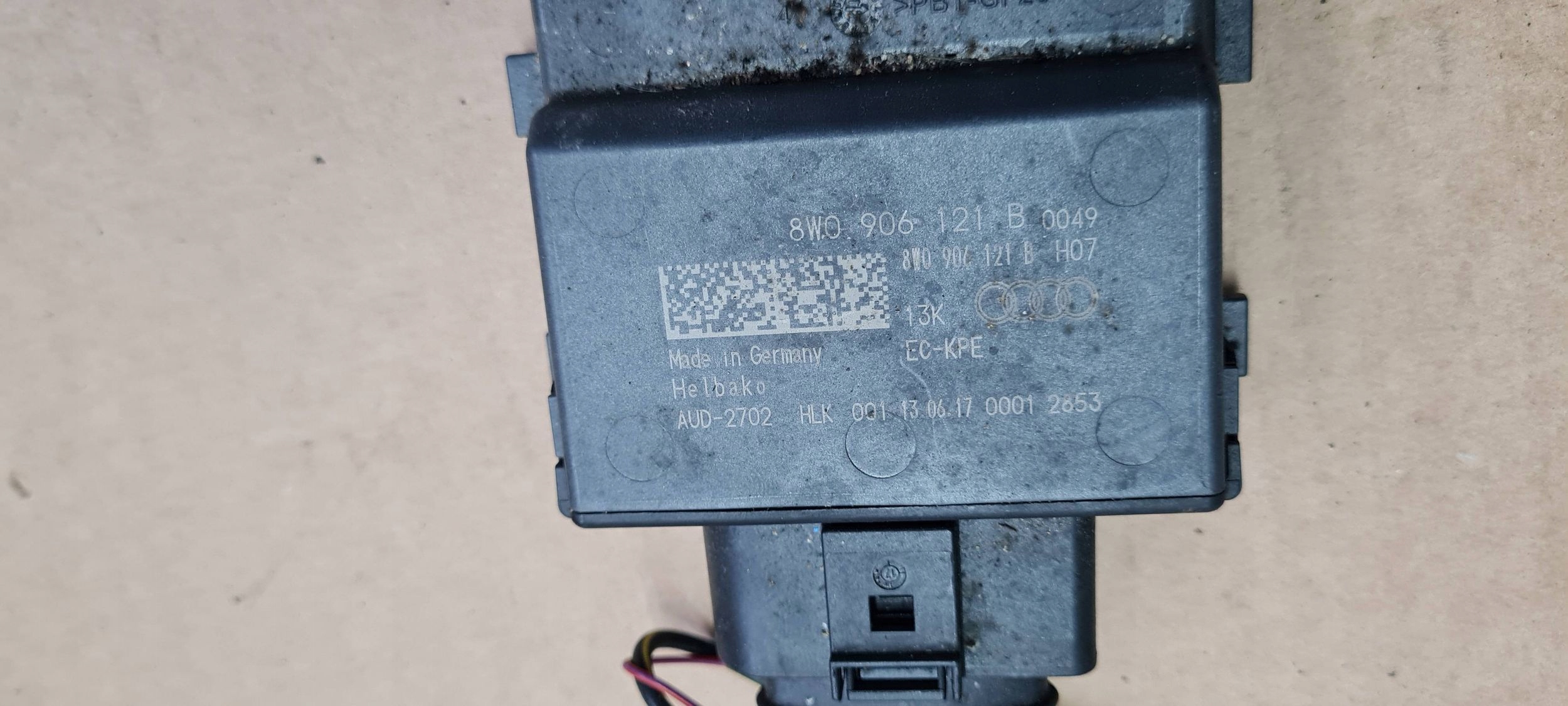 A4 B9 8W module control unit POMPY 2.0 TDI 8W0906121B A5 8W