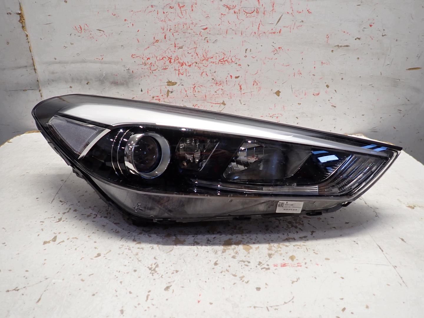 light front front right HYUNDAI TUCSON III 2015-2018 92102-D7100