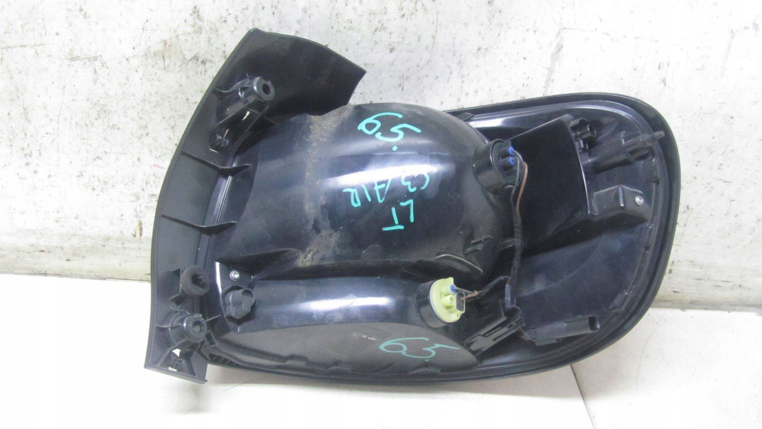 CITROEN C3 AIRCROSS LAMPA LEWA TYŁ TYLNA 9822790680 Strona zabudowy lewa