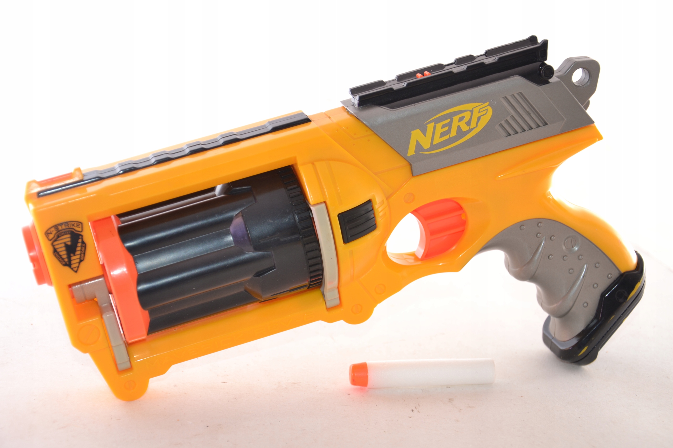 Pistola de dardos revólver Nerf Maverick REV-6 amarela Nerf N-Strike