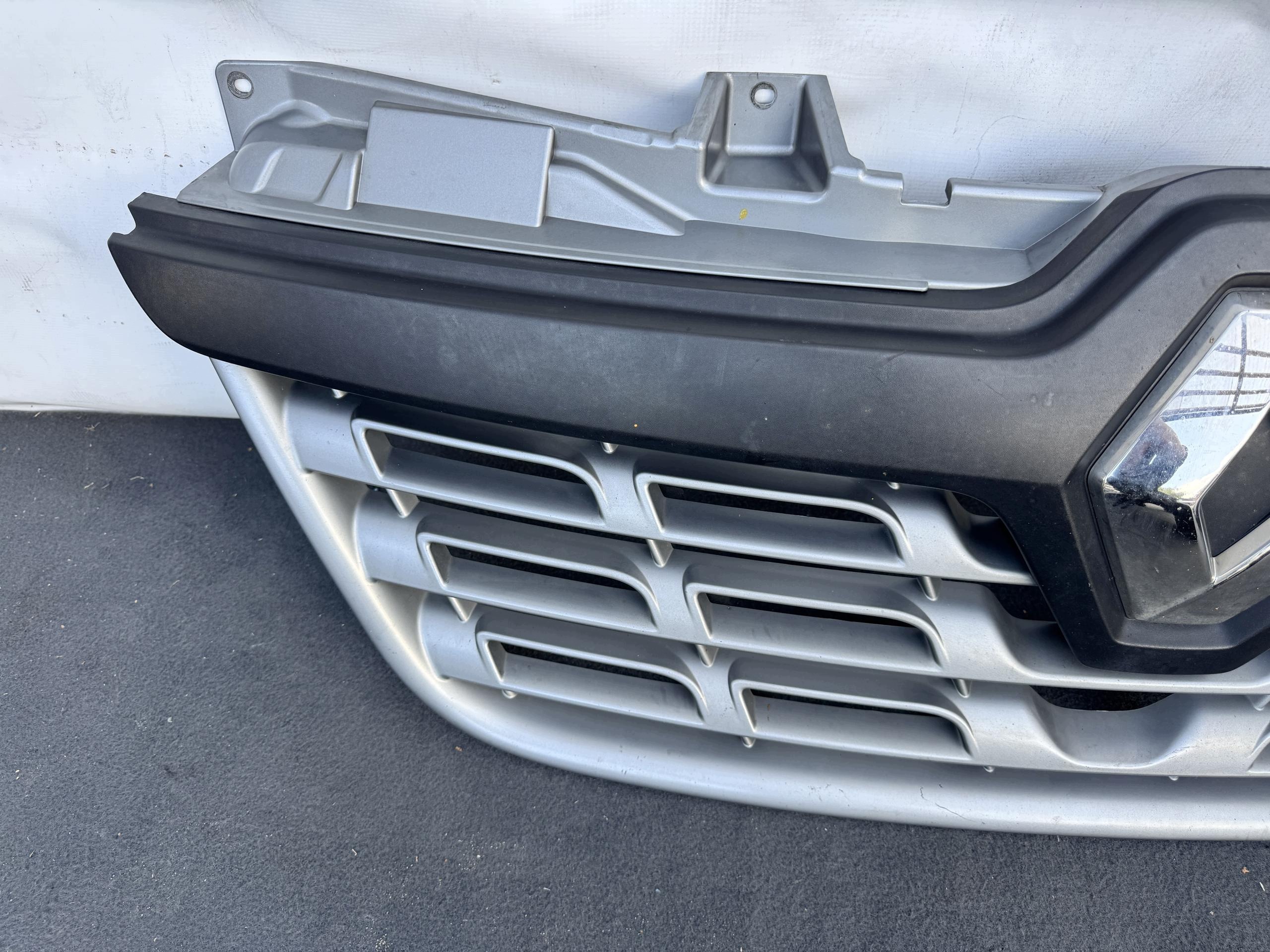 MASTER 3 LIFT 14- Grille de couverture Radiateur Original 623102803R